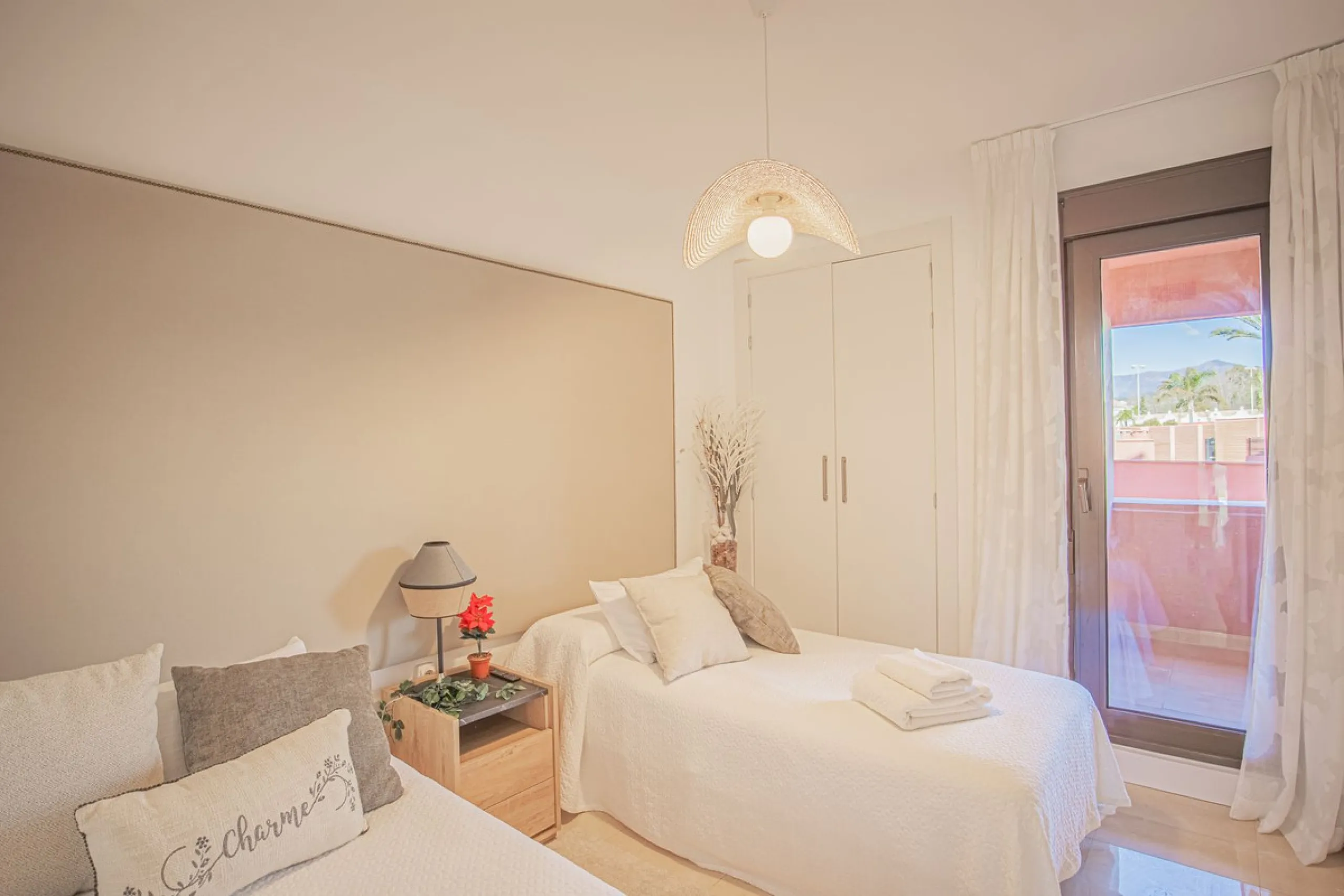 Renovated apartments with 3 bedrooms, living room, kitchen, two terraces, with all amenities in Las Salinas. The apartments are located 200 meters from the beach, 8 km from Estepona, 18 km from Marbella and 34 km from Ronda. It offers 2 shared outdoor poo