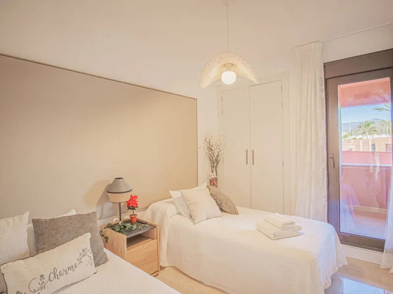 Renovated apartments with 3 bedrooms, living room, kitchen, two terraces, with all amenities in Las Salinas. The apartments are located 200 meters from the beach, 8 km from Estepona, 18 km from Marbella and 34 km from Ronda. It offers 2 shared outdoor poo