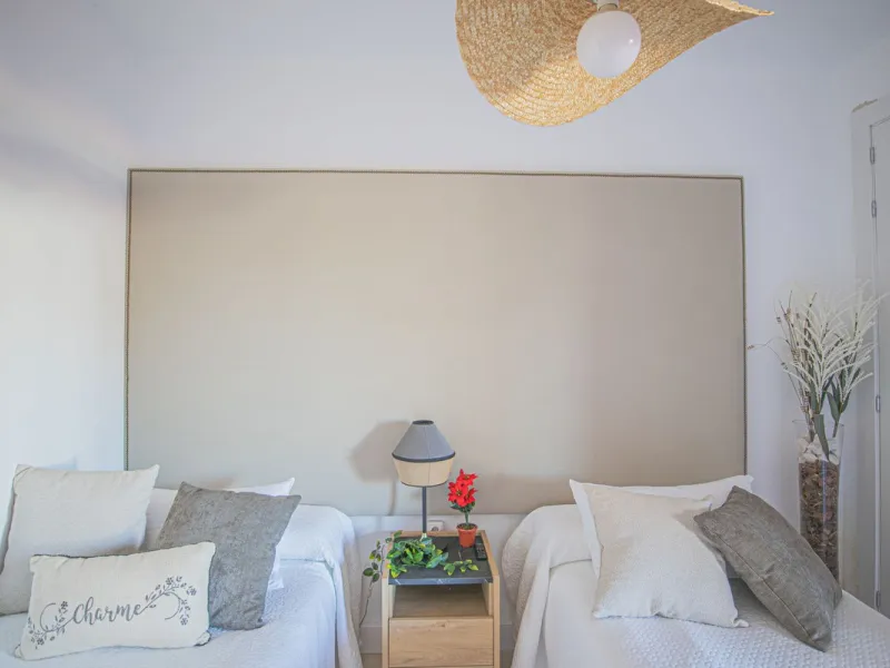 Renovated apartments with 3 bedrooms, living room, kitchen, two terraces, with all amenities in Las Salinas. The apartments are located 200 meters from the beach, 8 km from Estepona, 18 km from Marbella and 34 km from Ronda. It offers 2 shared outdoor poo