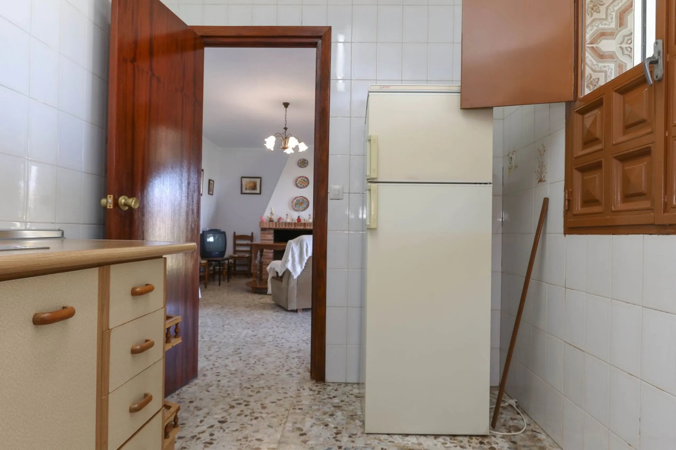 House - Finca - Cortijo в продаже в Guaro, Málaga. В доме 2 спален и 1 ванных комнат. Площадь дома 72 м². Площадь участка 36000 м²