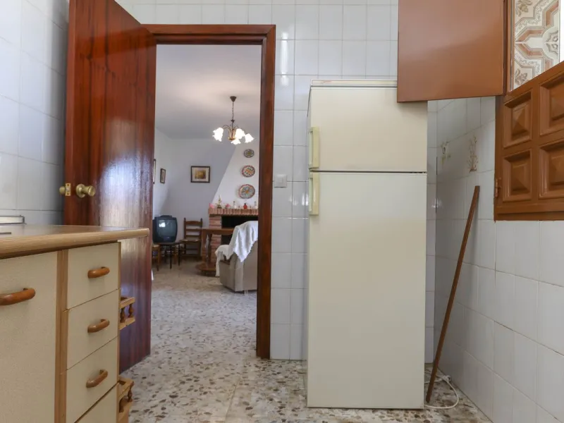 House - Finca - Cortijo в продаже в Guaro, Málaga. В доме 2 спален и 1 ванных комнат. Площадь дома 72 м². Площадь участка 36000 м²