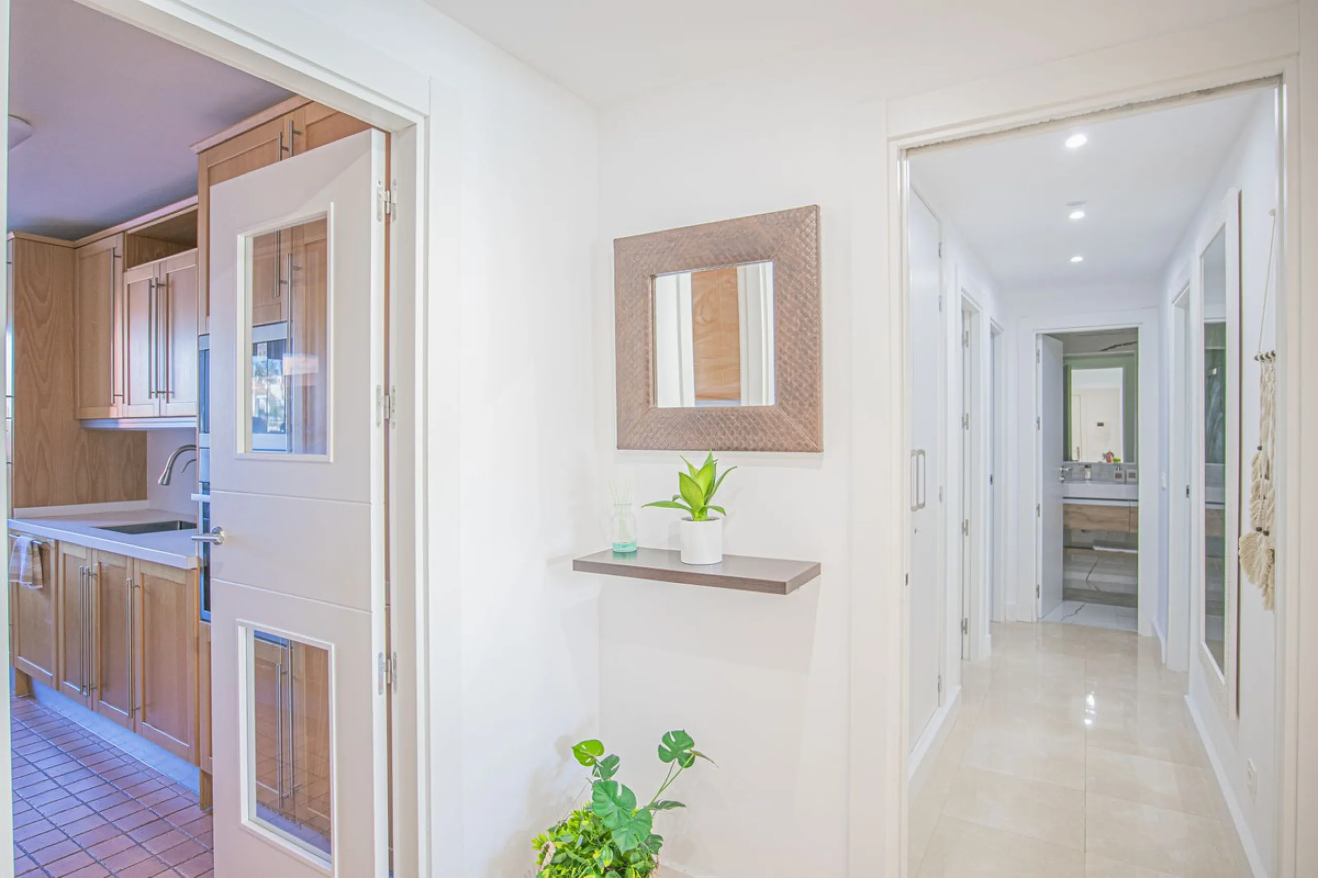 Renovated apartments with 3 bedrooms, living room, kitchen, two terraces, with all amenities in Las Salinas. The apartments are located 200 meters from the beach, 8 km from Estepona, 18 km from Marbella and 34 km from Ronda. It offers 2 shared outdoor poo