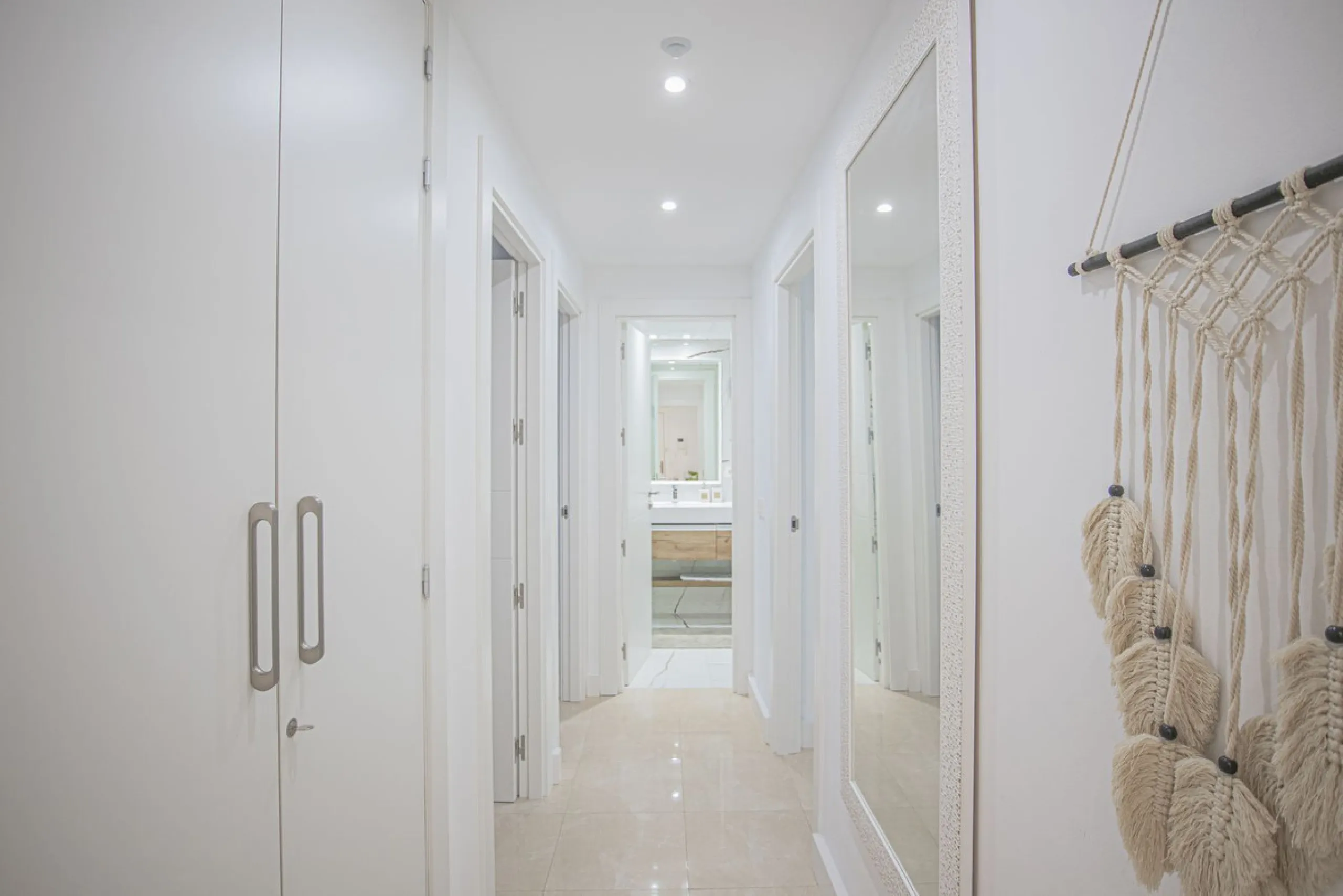 Renovated apartments with 3 bedrooms, living room, kitchen, two terraces, with all amenities in Las Salinas. The apartments are located 200 meters from the beach, 8 km from Estepona, 18 km from Marbella and 34 km from Ronda. It offers 2 shared outdoor poo