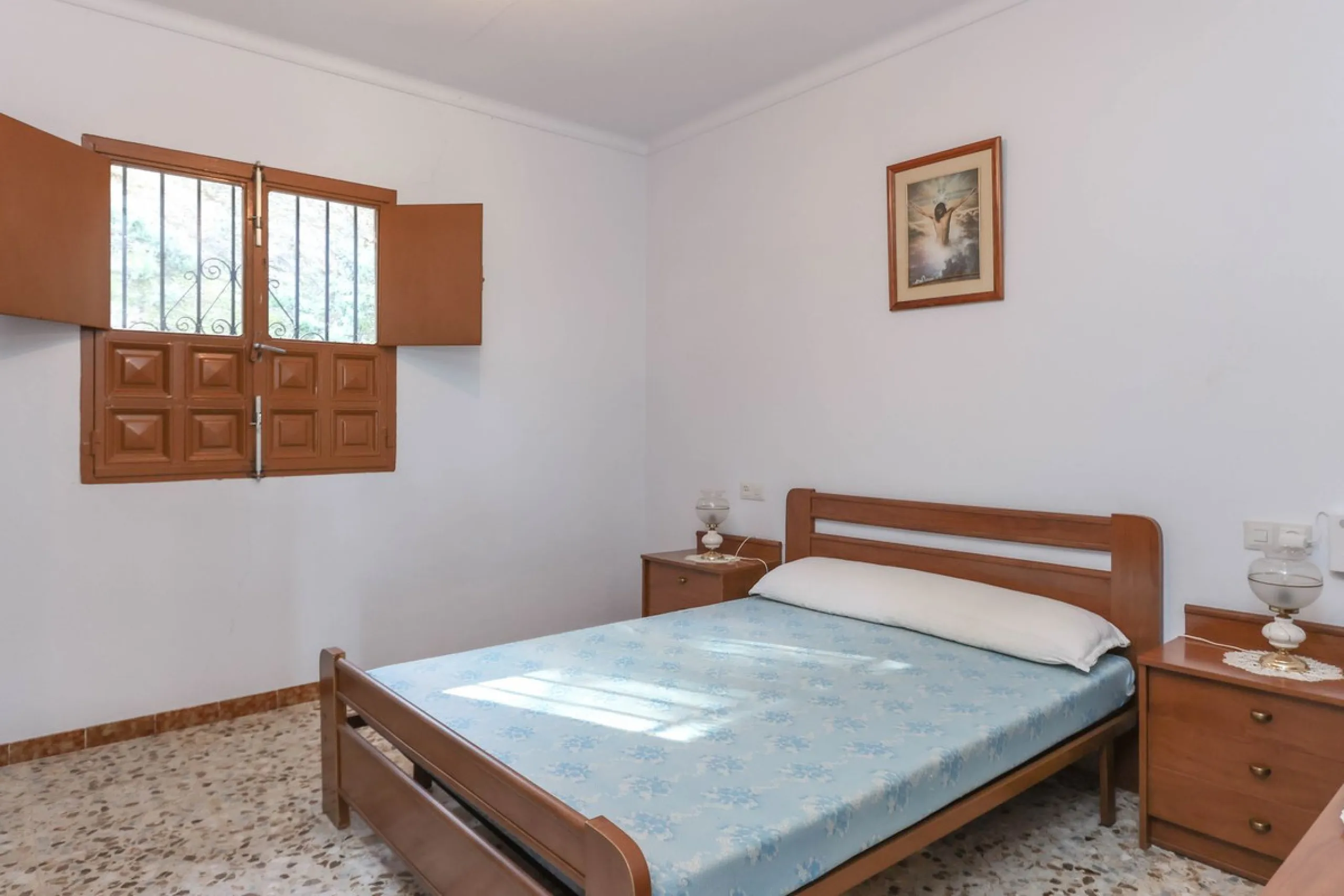 House - Finca - Cortijo в продаже в Guaro, Málaga. В доме 2 спален и 1 ванных комнат. Площадь дома 72 м². Площадь участка 36000 м²