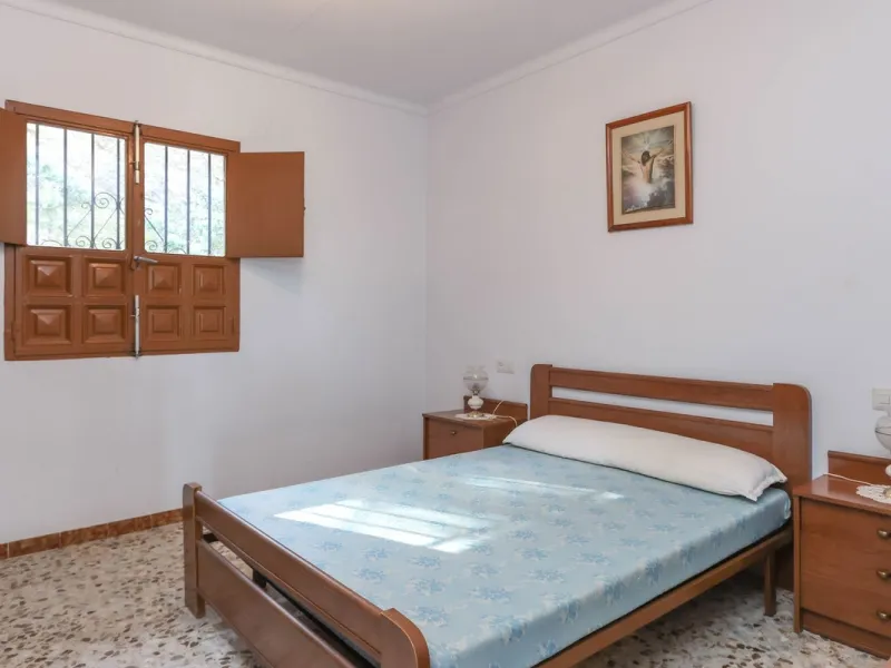 House - Finca - Cortijo в продаже в Guaro, Málaga. В доме 2 спален и 1 ванных комнат. Площадь дома 72 м². Площадь участка 36000 м²