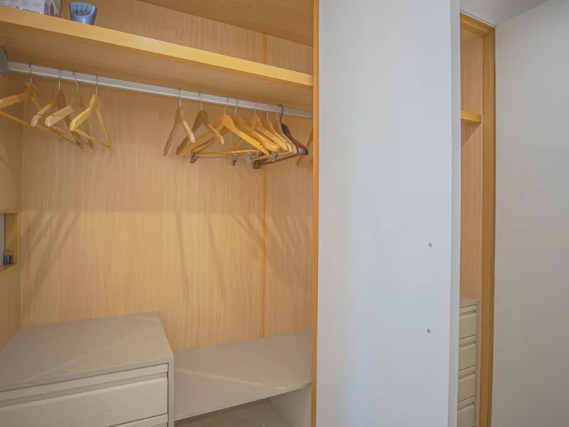 Renovated apartments with 3 bedrooms, living room, kitchen, two terraces, with all amenities in Las Salinas. The apartments are located 200 meters from the beach, 8 km from Estepona, 18 km from Marbella and 34 km from Ronda. It offers 2 shared outdoor poo