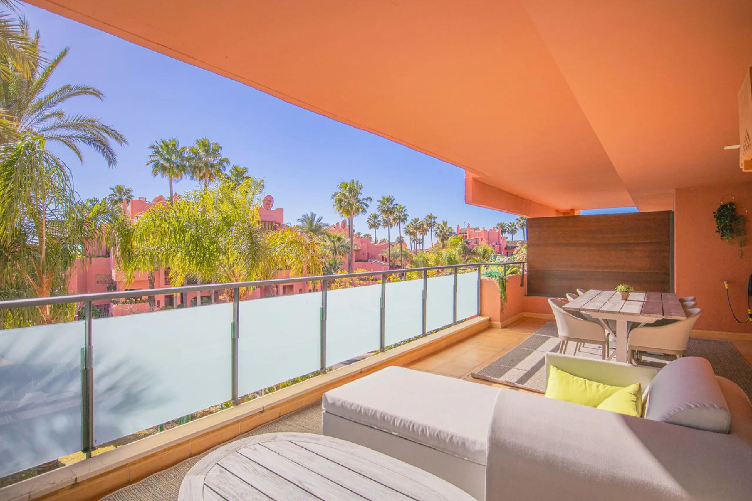 Renovated apartments with 3 bedrooms, living room, kitchen, two terraces, with all amenities in Las Salinas. The apartments are located 200 meters from the beach, 8 km from Estepona, 18 km from Marbella and 34 km from Ronda. It offers 2 shared outdoor poo