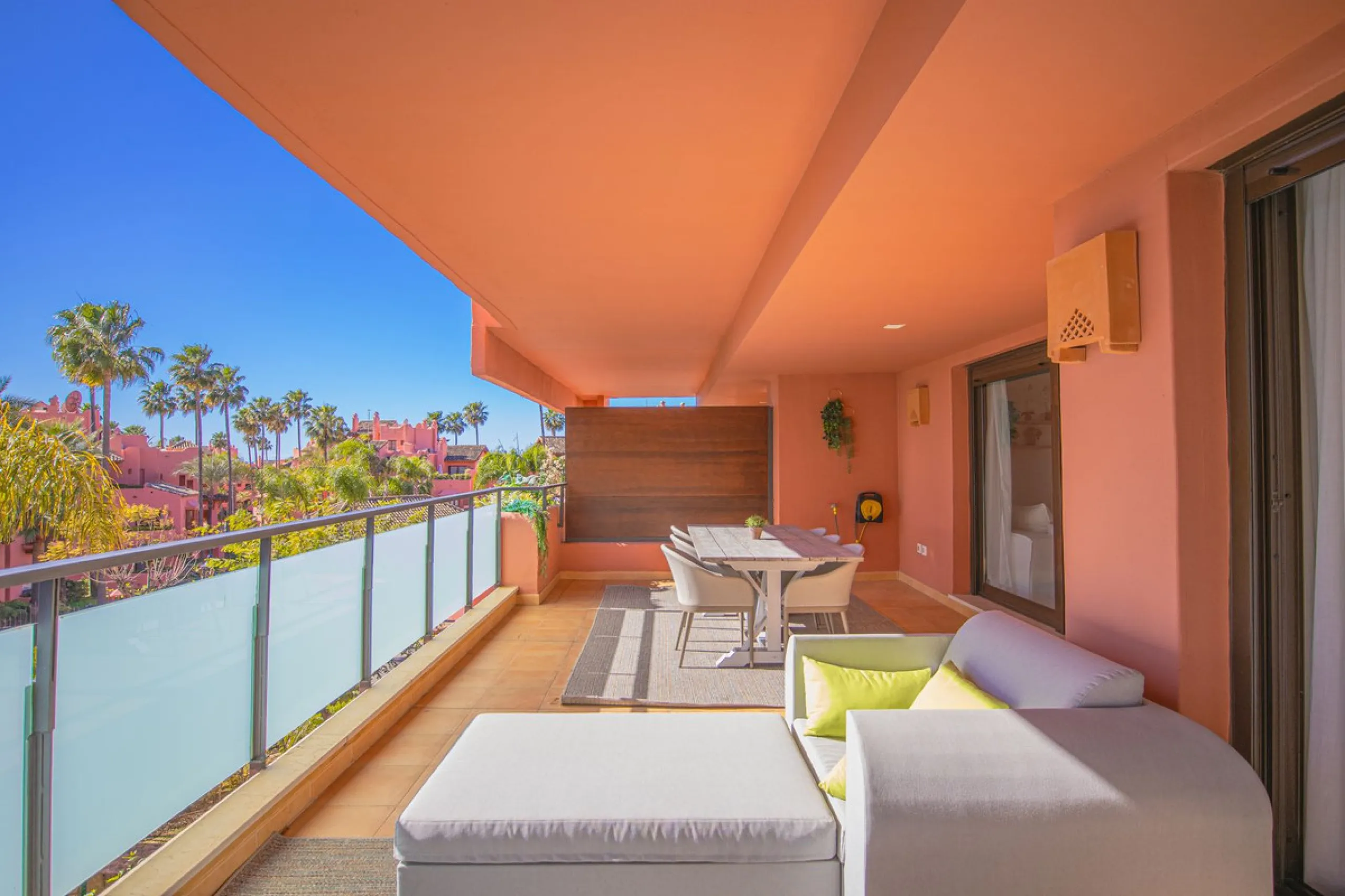 Renovated apartments with 3 bedrooms, living room, kitchen, two terraces, with all amenities in Las Salinas. The apartments are located 200 meters from the beach, 8 km from Estepona, 18 km from Marbella and 34 km from Ronda. It offers 2 shared outdoor poo