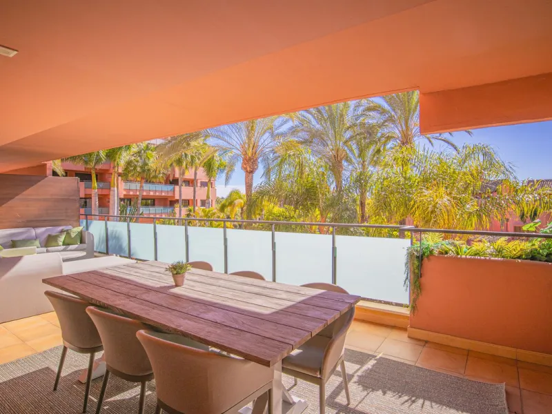 Renovated apartments with 3 bedrooms, living room, kitchen, two terraces, with all amenities in Las Salinas. The apartments are located 200 meters from the beach, 8 km from Estepona, 18 km from Marbella and 34 km from Ronda. It offers 2 shared outdoor poo