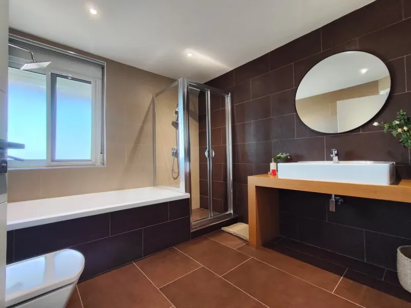 Apartment - Middle Floor Apartment в продаже в Fuengirola, Málaga. В доме 4 спален и 4 ванных комнат. Площадь дома 190 м²