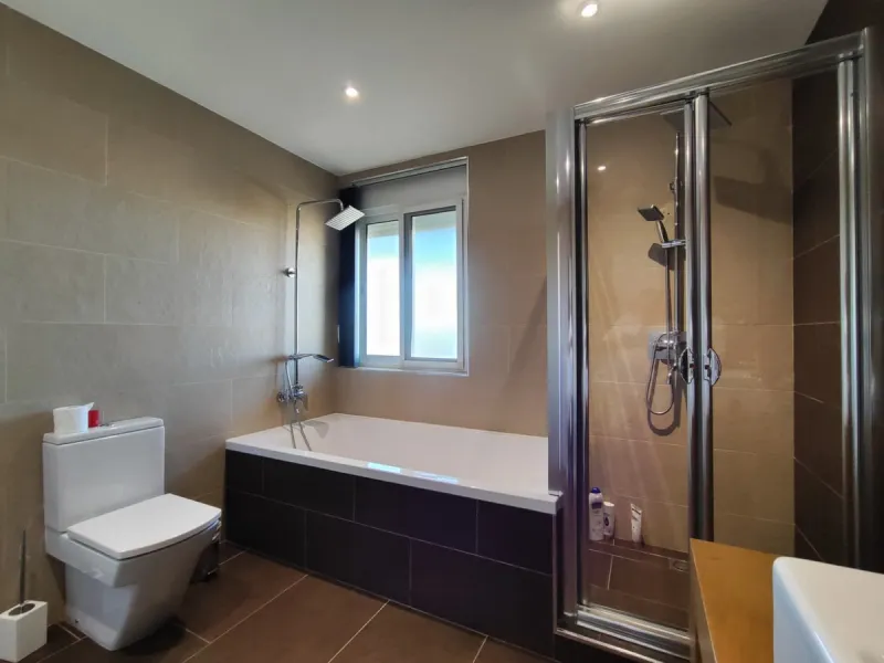 Apartment - Middle Floor Apartment в продаже в Fuengirola, Málaga. В доме 4 спален и 4 ванных комнат. Площадь дома 190 м²
