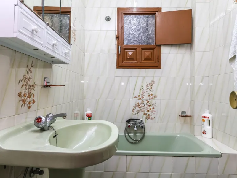 House - Finca - Cortijo в продаже в Guaro, Málaga. В доме 2 спален и 1 ванных комнат. Площадь дома 72 м². Площадь участка 36000 м²