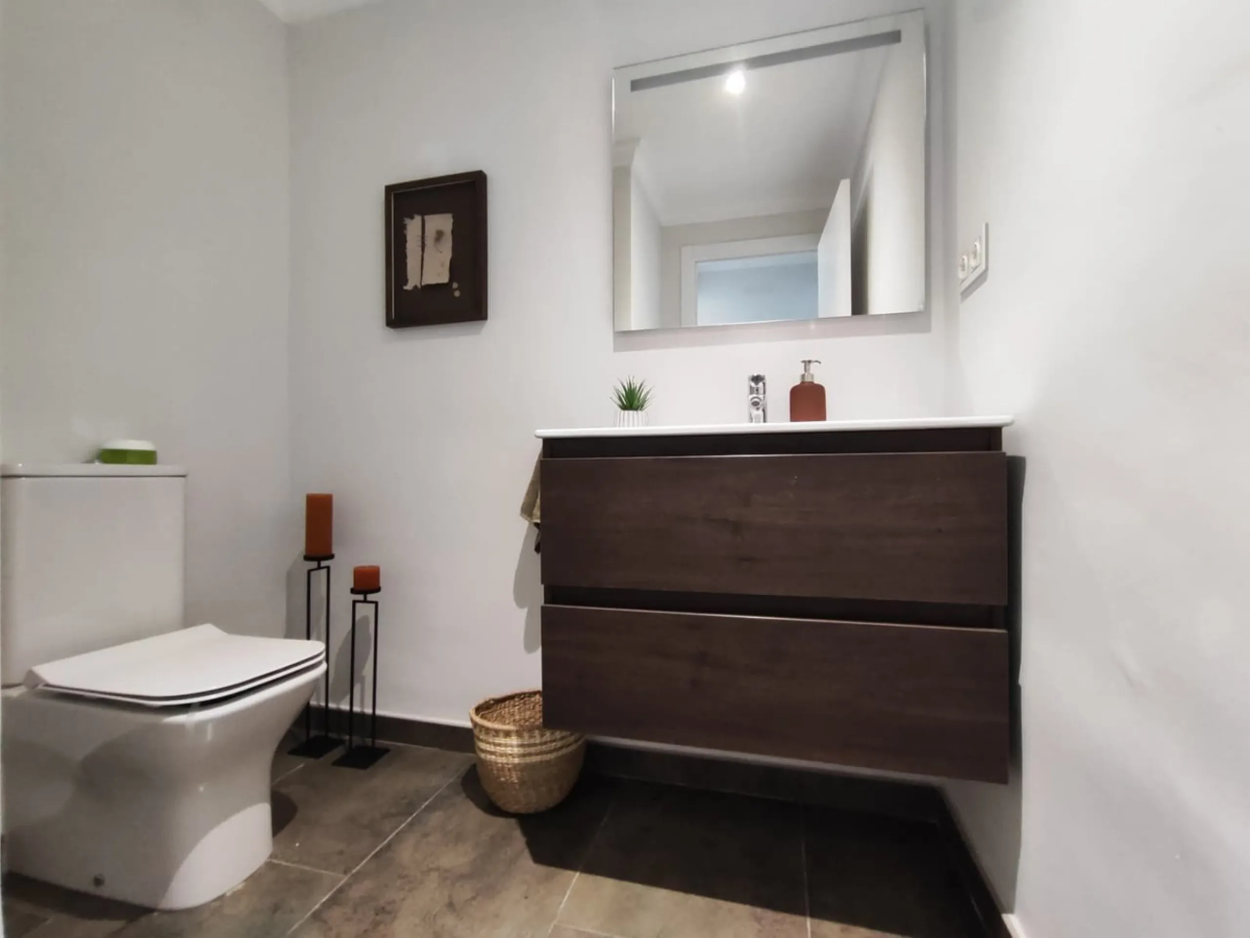 Apartment - Middle Floor Apartment в продаже в Fuengirola, Málaga. В доме 4 спален и 4 ванных комнат. Площадь дома 190 м²
