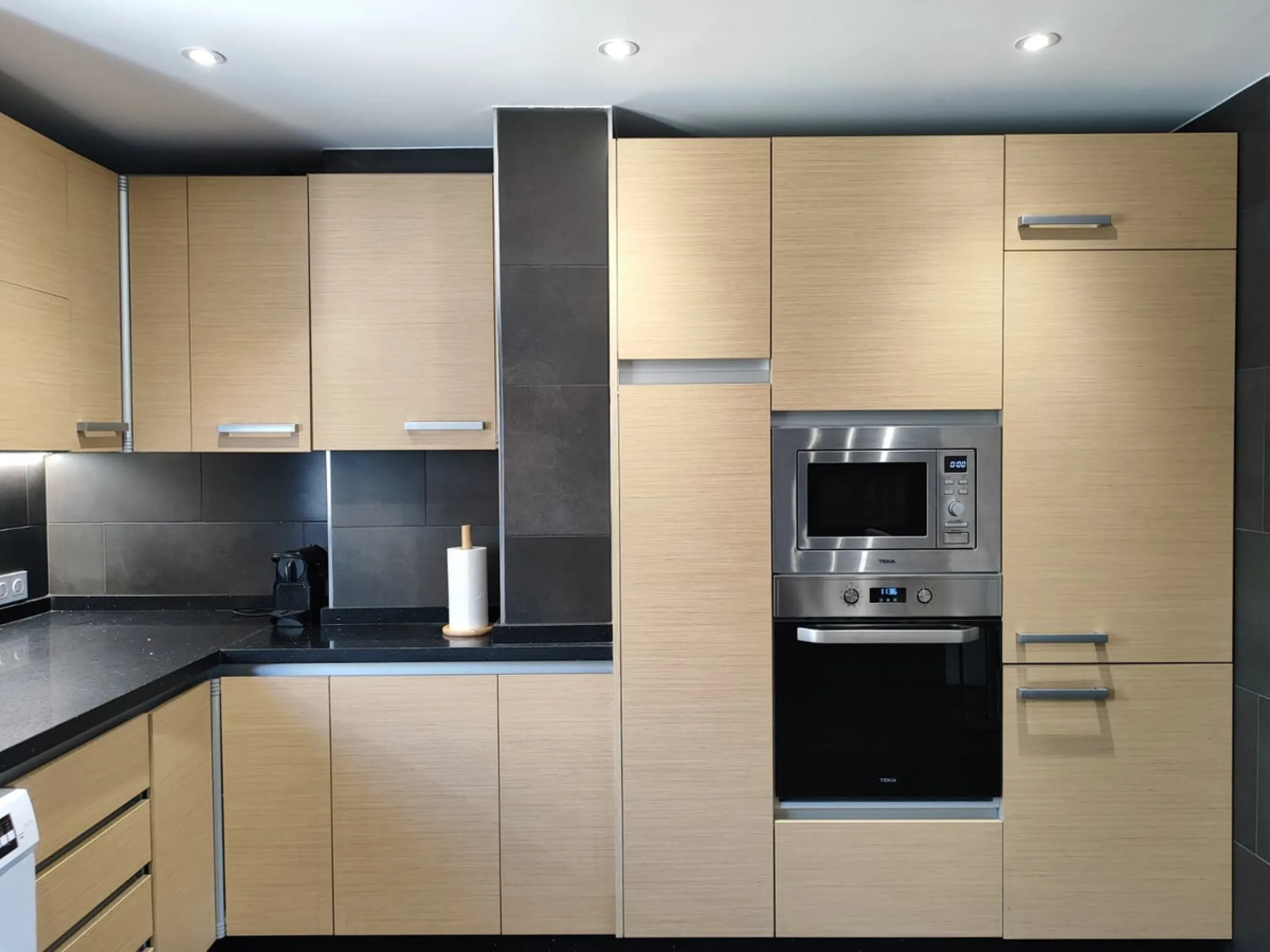 Apartment - Middle Floor Apartment в продаже в Fuengirola, Málaga. В доме 4 спален и 4 ванных комнат. Площадь дома 190 м²