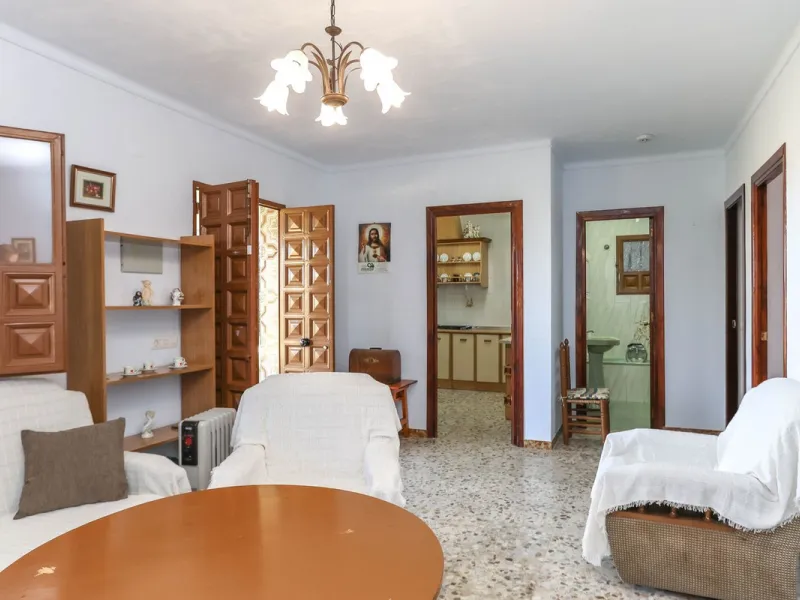 House - Finca - Cortijo в продаже в Guaro, Málaga. В доме 2 спален и 1 ванных комнат. Площадь дома 72 м². Площадь участка 36000 м²