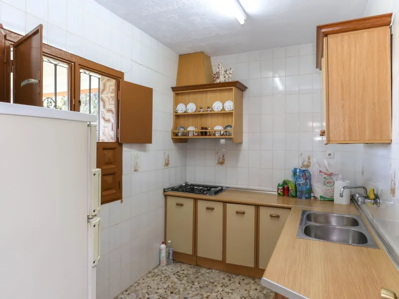 House - Finca - Cortijo в продаже в Guaro, Málaga. В доме 2 спален и 1 ванных комнат. Площадь дома 72 м². Площадь участка 36000 м²