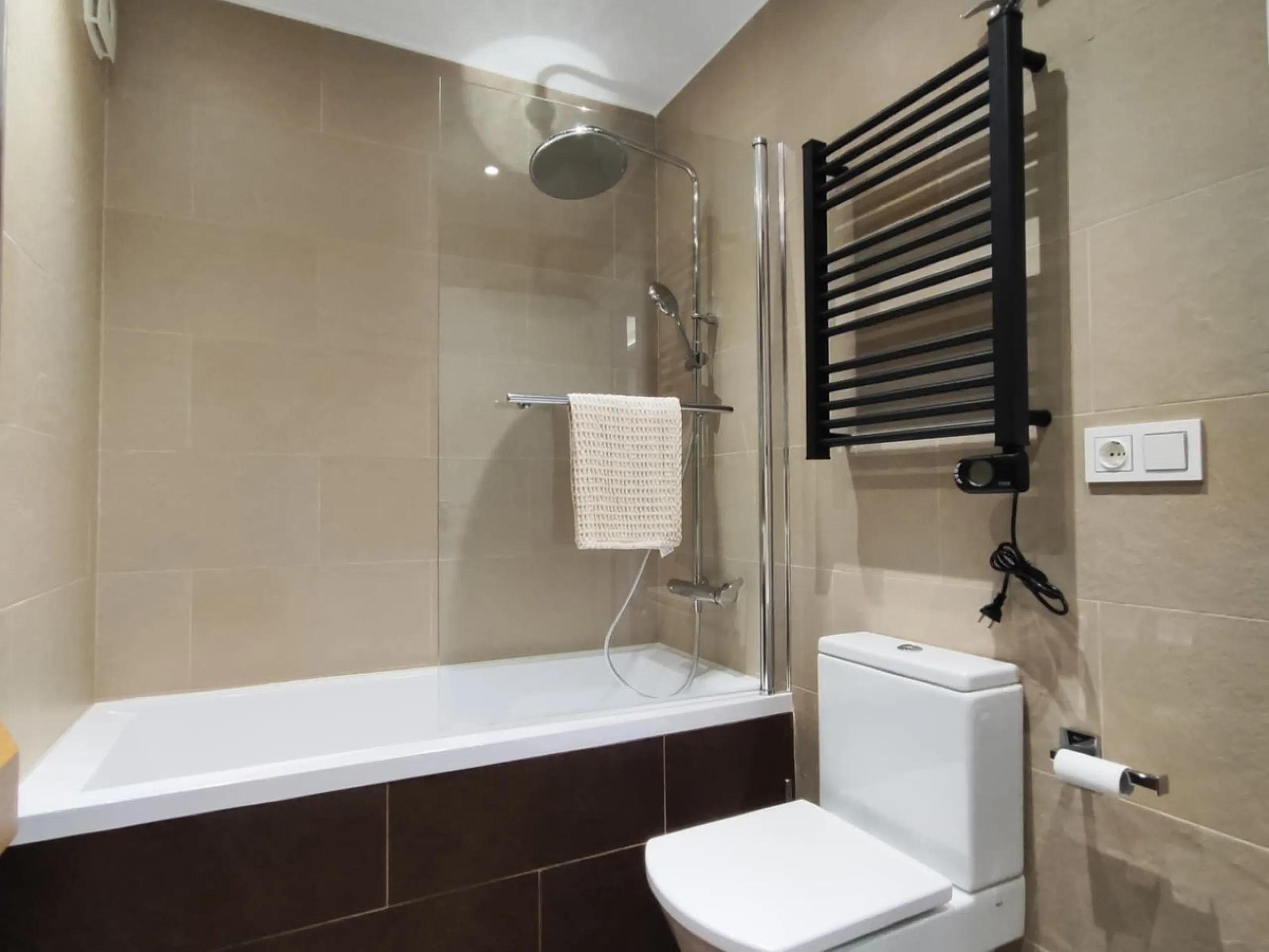 Apartment - Middle Floor Apartment в продаже в Fuengirola, Málaga. В доме 4 спален и 4 ванных комнат. Площадь дома 190 м²