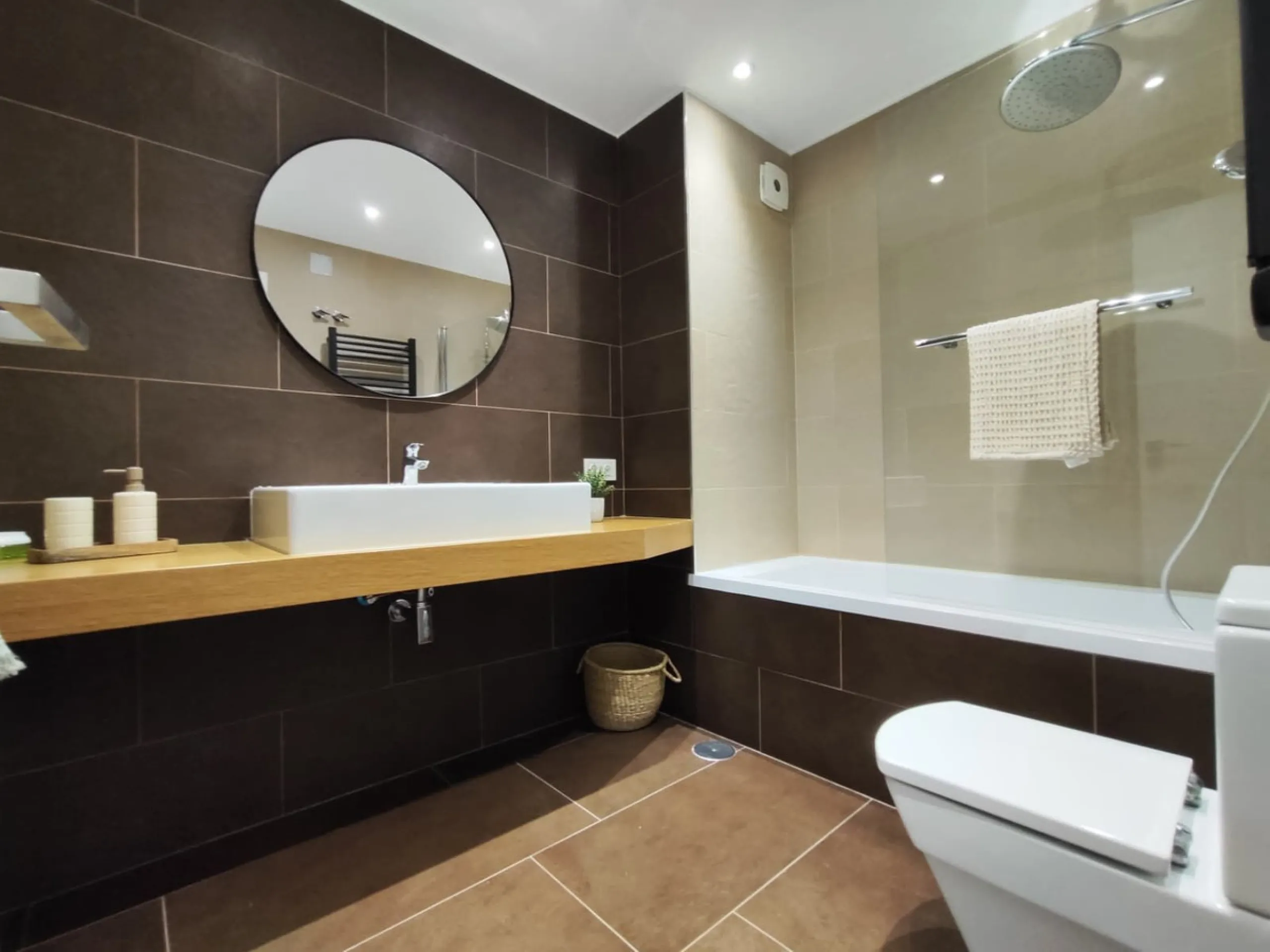 Apartment - Middle Floor Apartment в продаже в Fuengirola, Málaga. В доме 4 спален и 4 ванных комнат. Площадь дома 190 м²