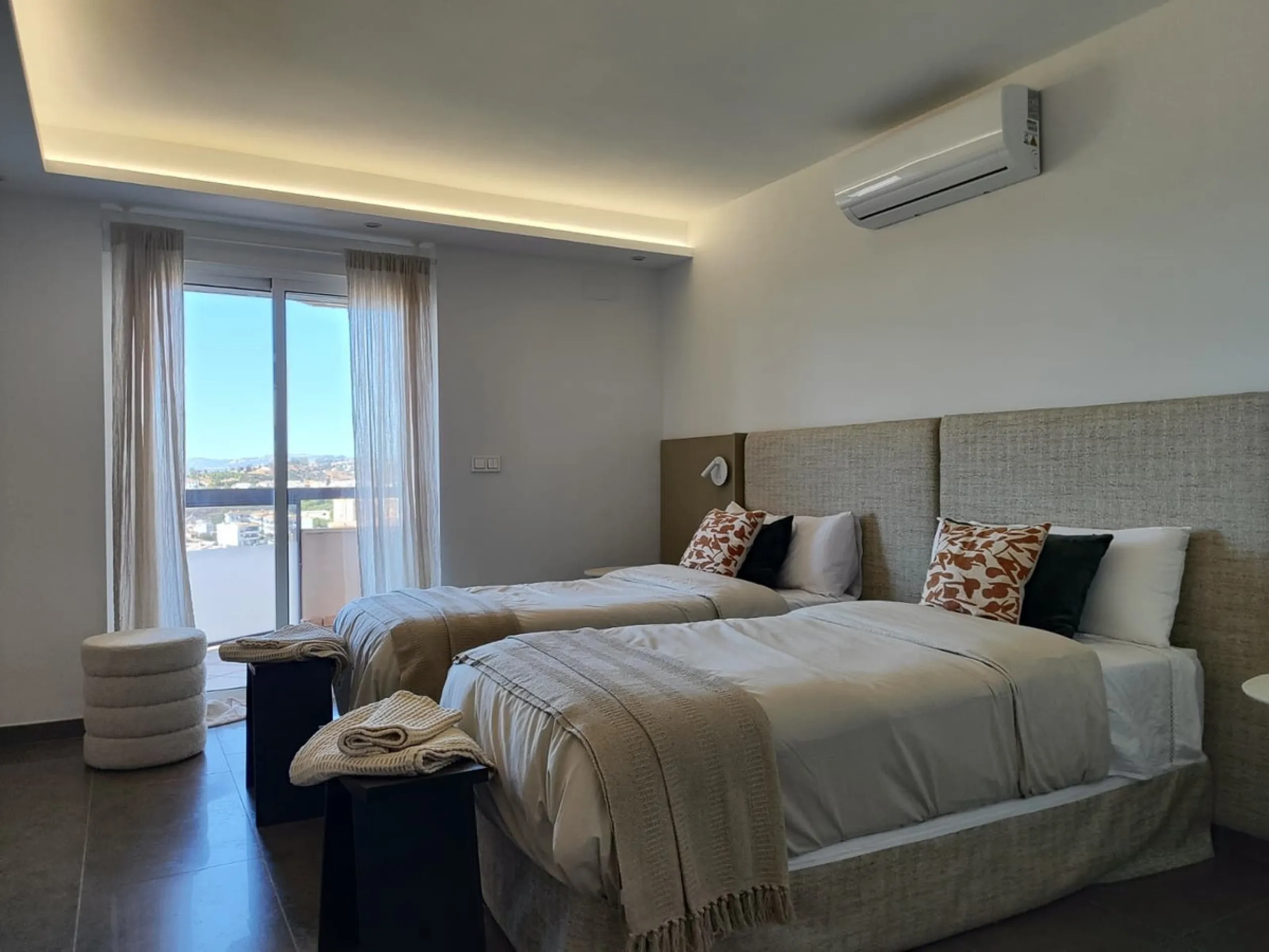 Apartment - Middle Floor Apartment в продаже в Fuengirola, Málaga. В доме 4 спален и 4 ванных комнат. Площадь дома 190 м²