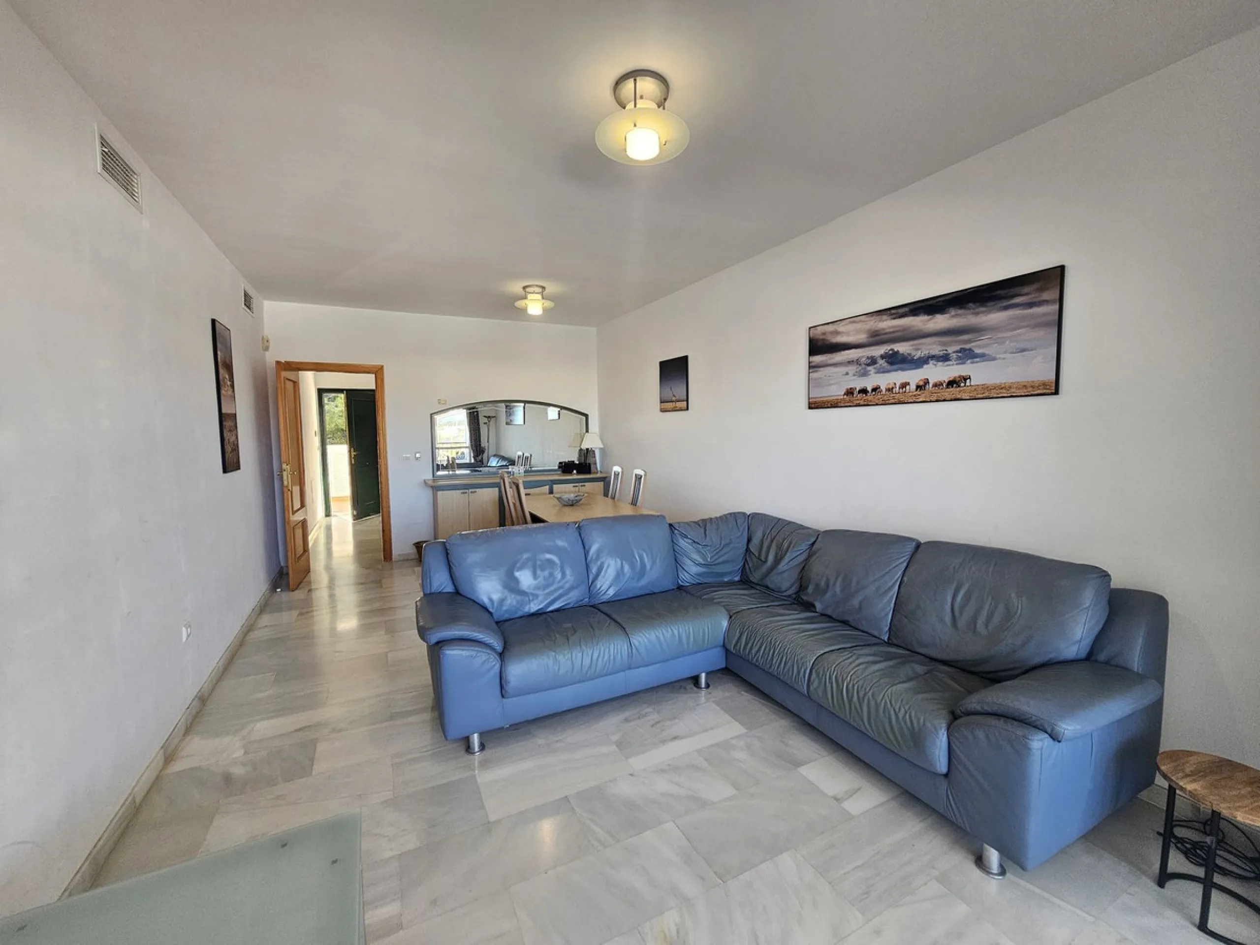 INCREDIBLE VIEWS and Perfect Location on the Costa del Sol! Fantastic Mid-Floor Apartment in Miraflores.