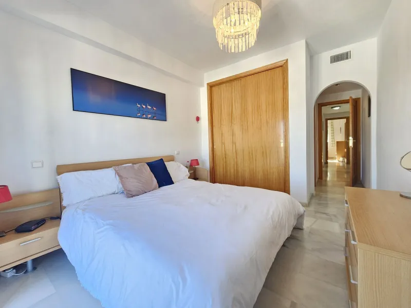 INCREDIBLE VIEWS and Perfect Location on the Costa del Sol! Fantastic Mid-Floor Apartment in Miraflores.