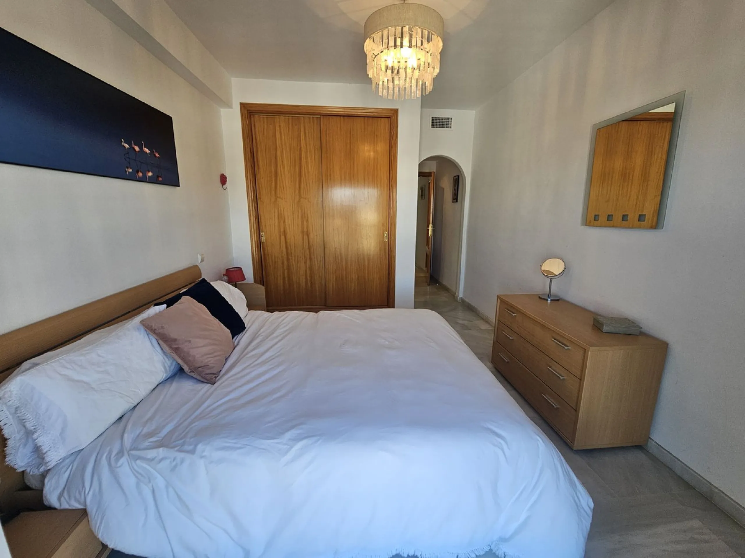 INCREDIBLE VIEWS and Perfect Location on the Costa del Sol! Fantastic Mid-Floor Apartment in Miraflores.