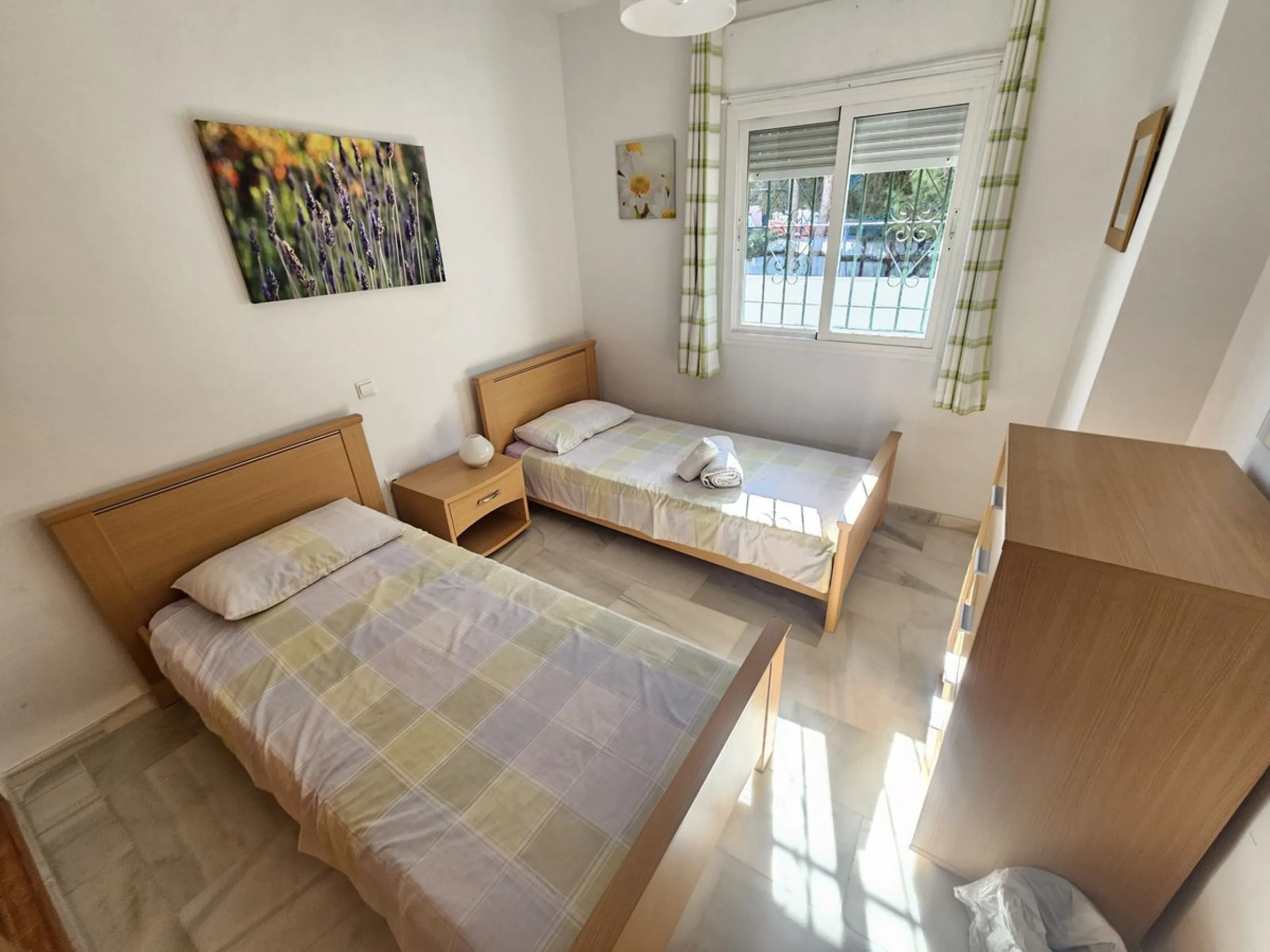 INCREDIBLE VIEWS and Perfect Location on the Costa del Sol! Fantastic Mid-Floor Apartment in Miraflores.