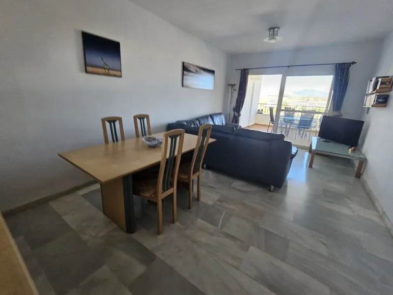 INCREDIBLE VIEWS and Perfect Location on the Costa del Sol! Fantastic Mid-Floor Apartment in Miraflores.