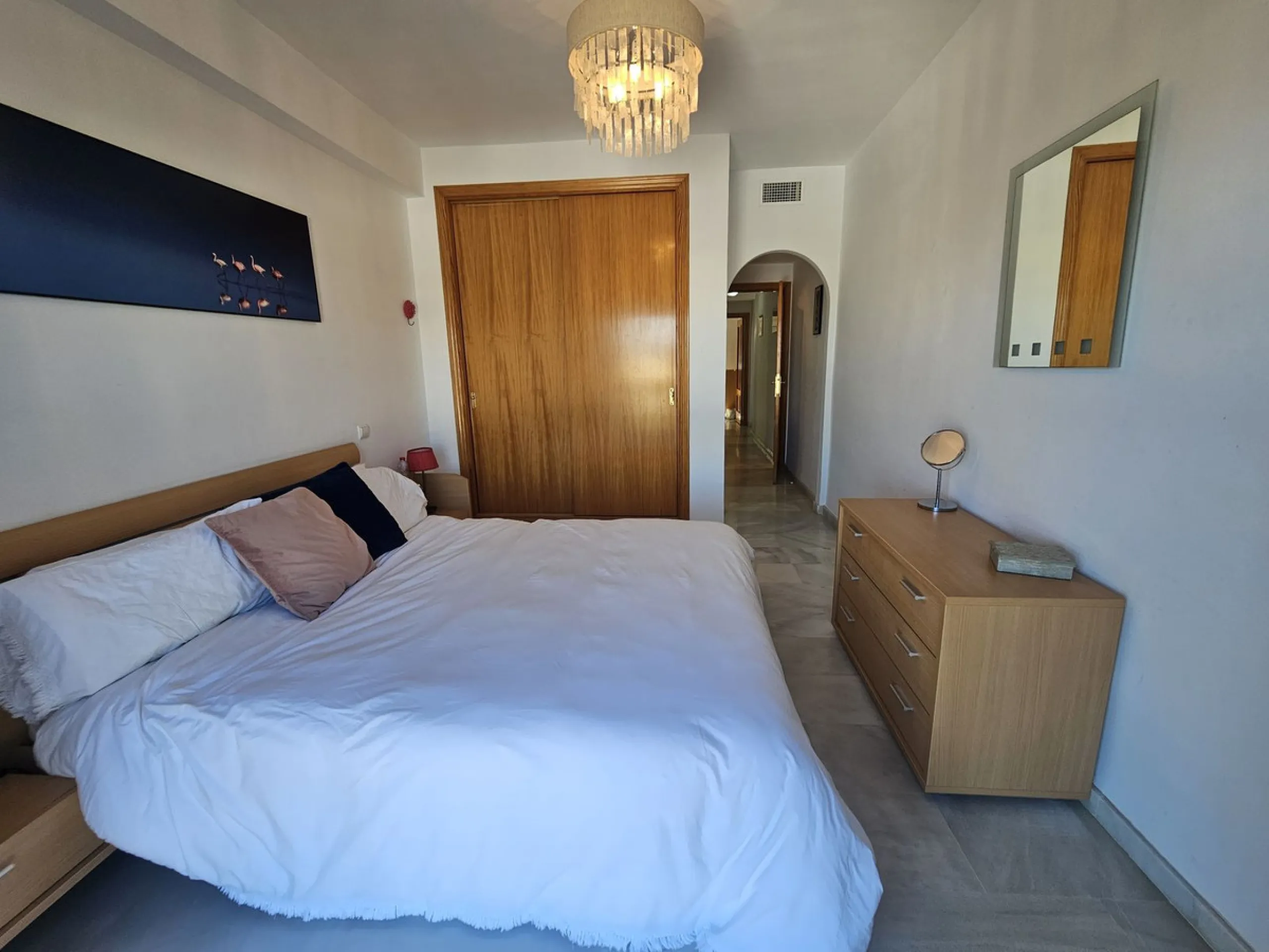 INCREDIBLE VIEWS and Perfect Location on the Costa del Sol! Fantastic Mid-Floor Apartment in Miraflores.