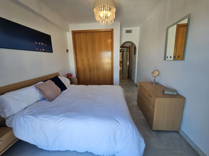 INCREDIBLE VIEWS and Perfect Location on the Costa del Sol! Fantastic Mid-Floor Apartment in Miraflores.