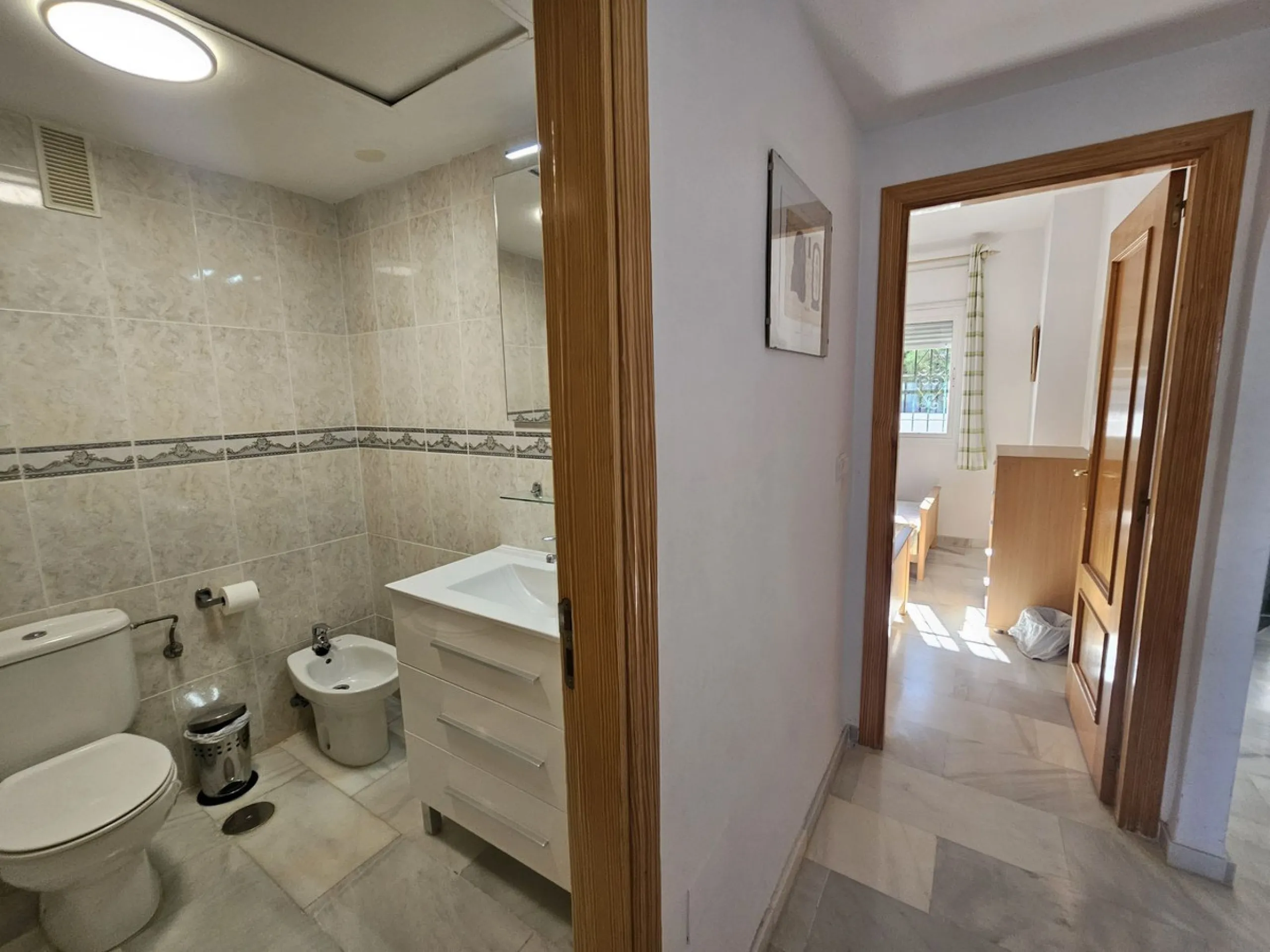 INCREDIBLE VIEWS and Perfect Location on the Costa del Sol! Fantastic Mid-Floor Apartment in Miraflores.