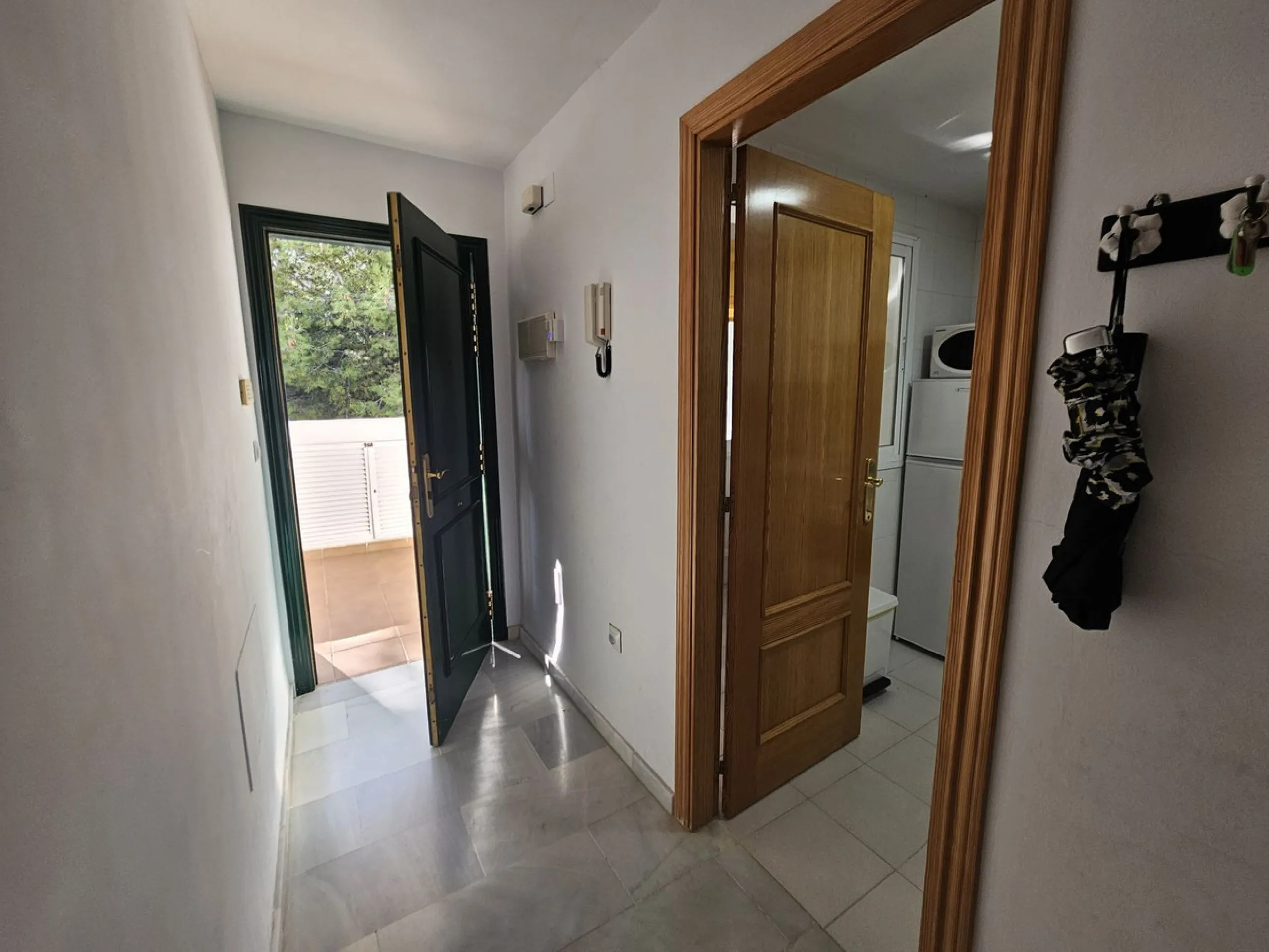 INCREDIBLE VIEWS and Perfect Location on the Costa del Sol! Fantastic Mid-Floor Apartment in Miraflores.