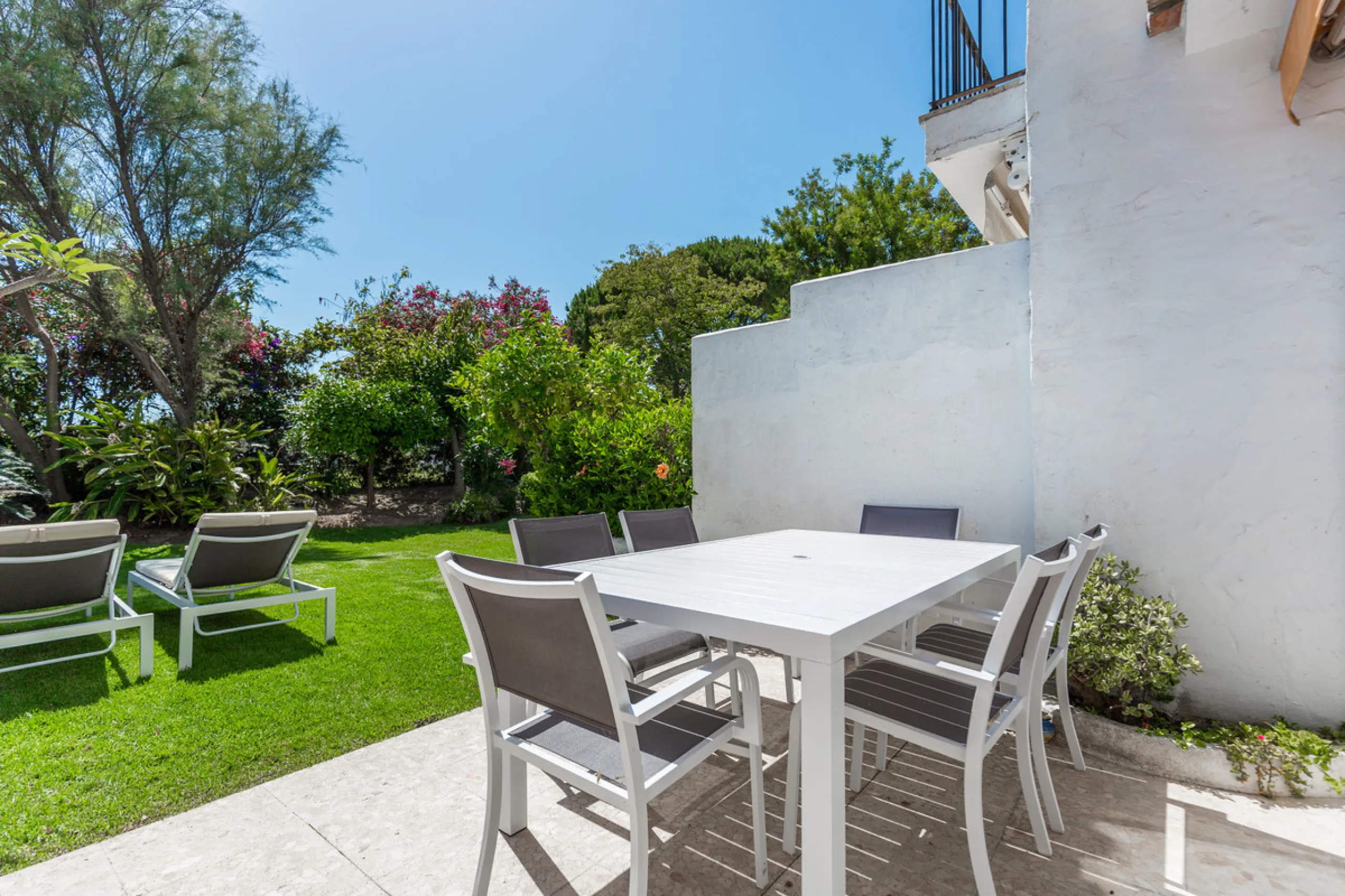 House - Townhouse в продаже в Marbella, Málaga. В доме 2 спален и 2 ванных комнат. Площадь дома 125 м²
