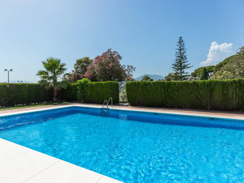 House - Townhouse в продаже в Marbella, Málaga. В доме 2 спален и 2 ванных комнат. Площадь дома 125 м²