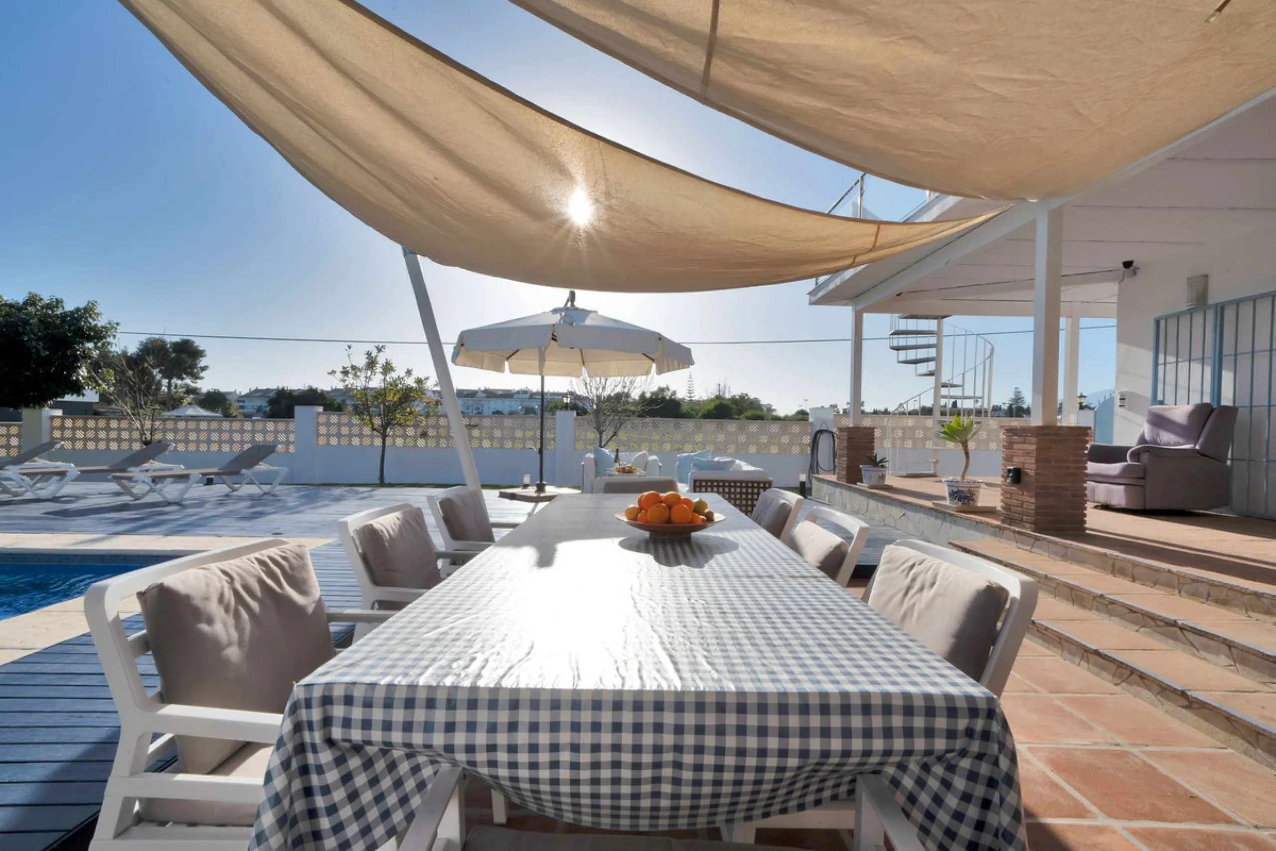We are proud to represent this exclusive elegant and modern villa located beachside in the desirable area of San Pedro – The location is ideally situated within walking distance to the centre of San Pedro, which is full of fabulous bars & restaurants, the
