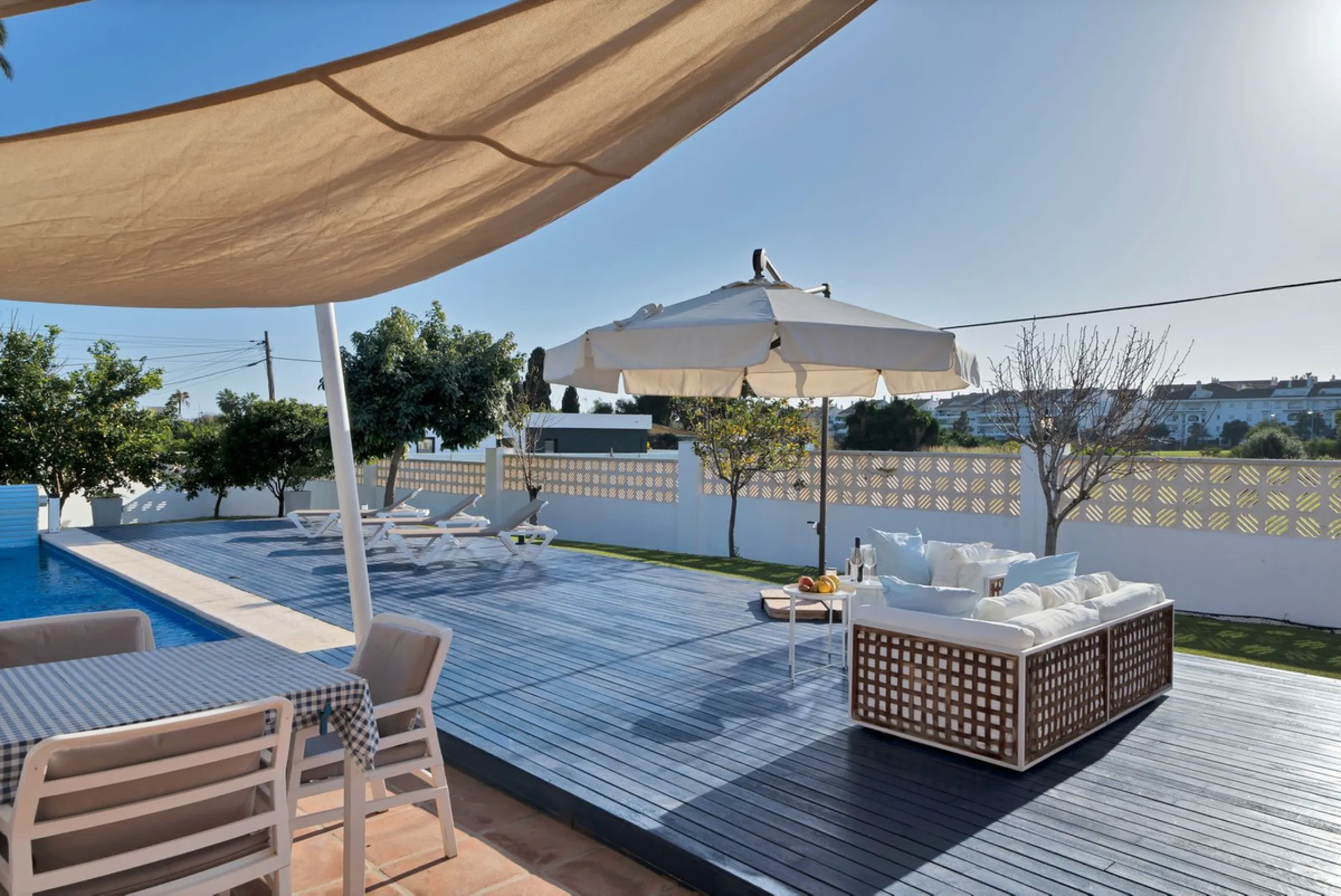 We are proud to represent this exclusive elegant and modern villa located beachside in the desirable area of San Pedro – The location is ideally situated within walking distance to the centre of San Pedro, which is full of fabulous bars & restaurants, the