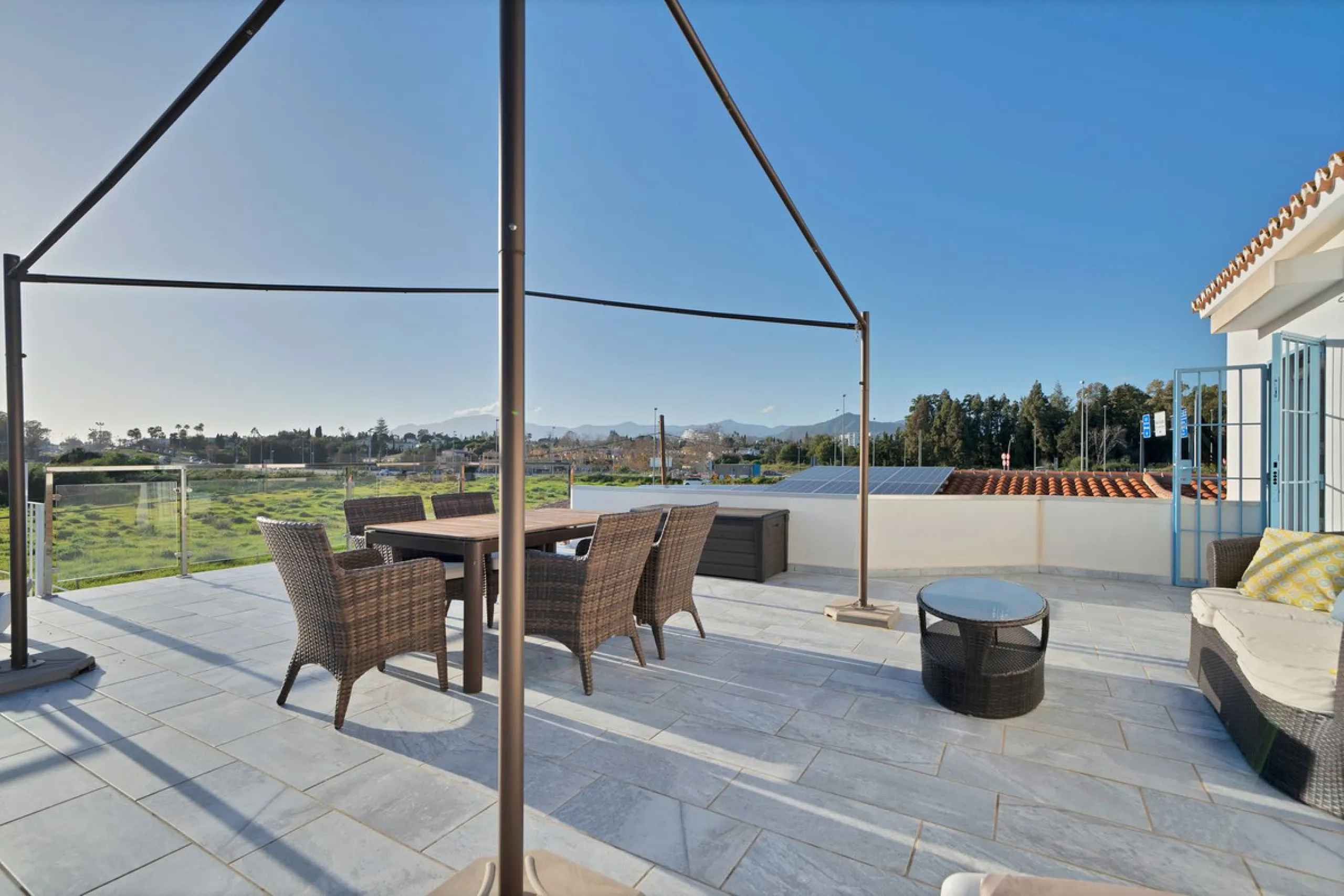 We are proud to represent this exclusive elegant and modern villa located beachside in the desirable area of San Pedro – The location is ideally situated within walking distance to the centre of San Pedro, which is full of fabulous bars & restaurants, the