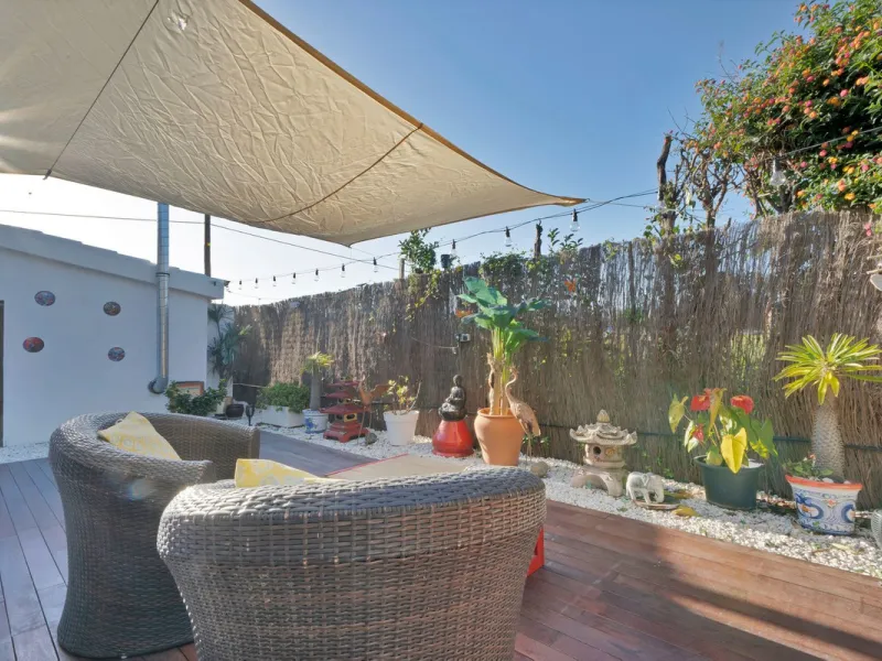 We are proud to represent this exclusive elegant and modern villa located beachside in the desirable area of San Pedro – The location is ideally situated within walking distance to the centre of San Pedro, which is full of fabulous bars & restaurants, the