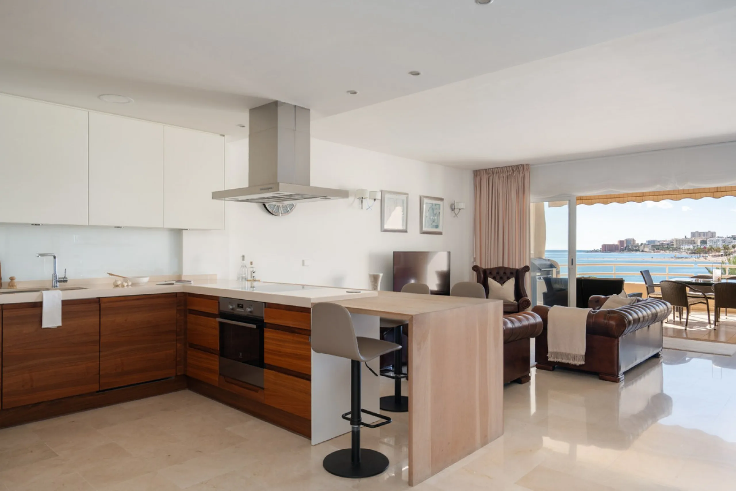 Apartment - Penthouse Duplex в продаже в Benalmadena, Málaga. В доме 3 спален и 3 ванных комнат. Площадь дома 181 м²