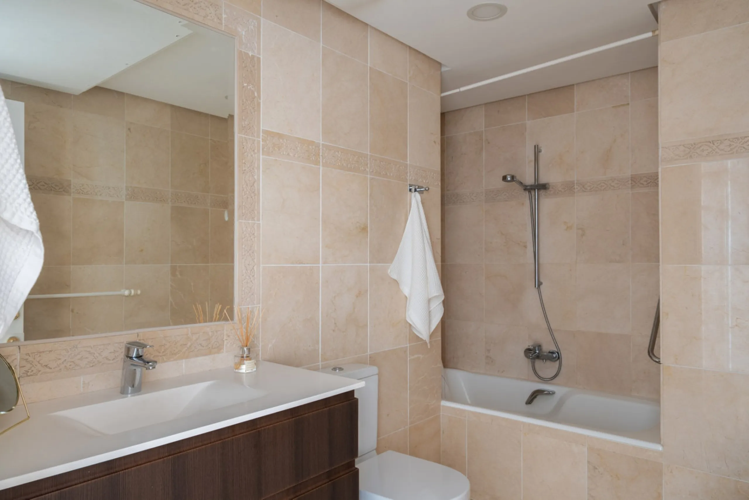 Apartment - Penthouse Duplex в продаже в Benalmadena, Málaga. В доме 3 спален и 3 ванных комнат. Площадь дома 181 м²