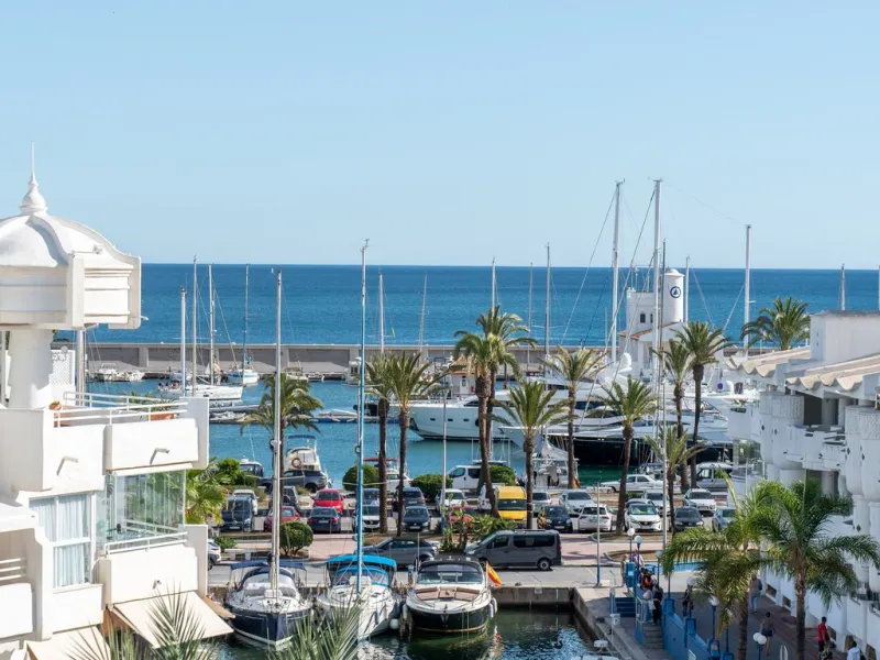 Apartment - Penthouse Duplex в продаже в Benalmadena, Málaga. В доме 3 спален и 3 ванных комнат. Площадь дома 181 м²