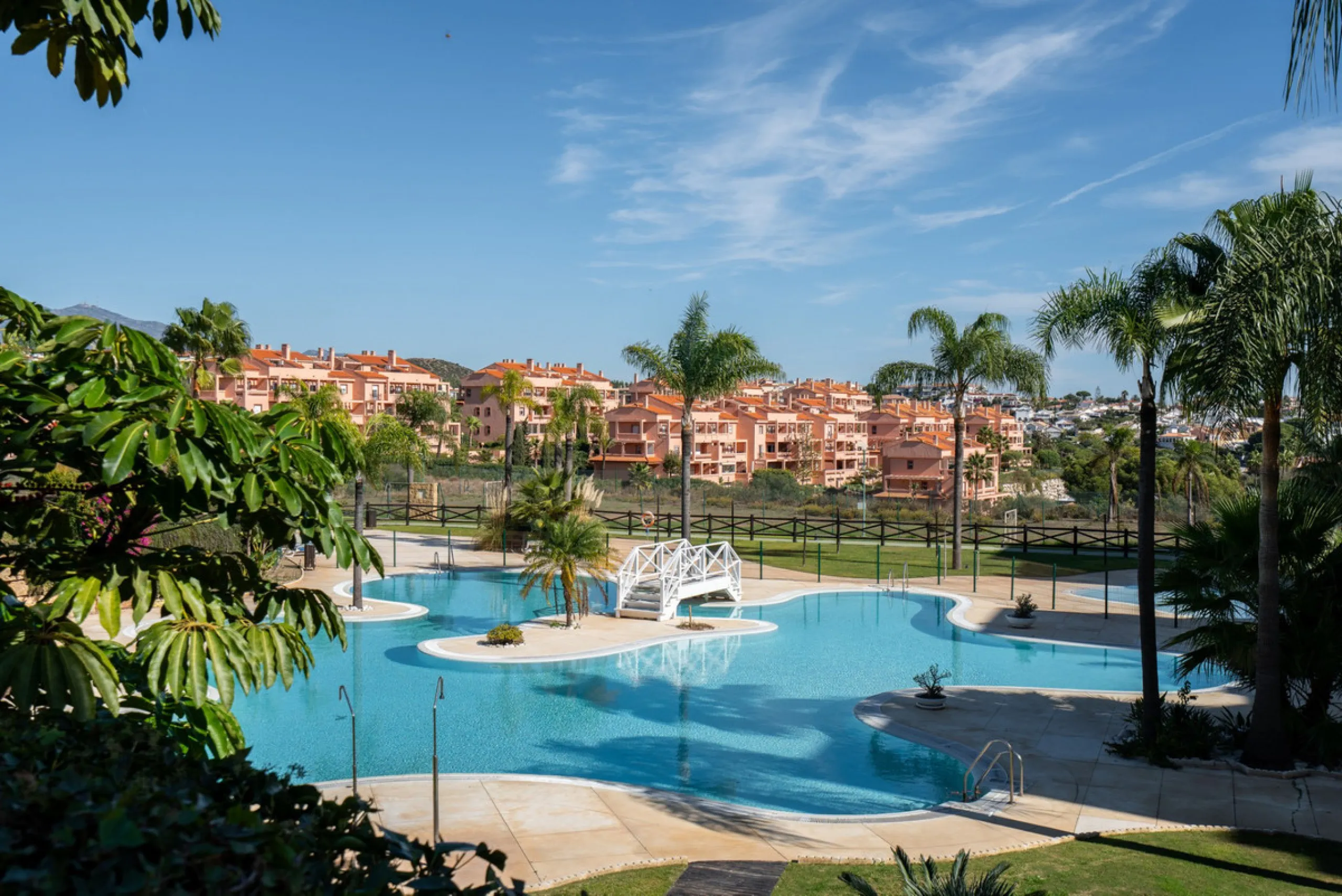 Apartment - Middle Floor Apartment в продаже в Mijas, Málaga. В доме 2 спален и 2 ванных комнат. Площадь дома 137 м²