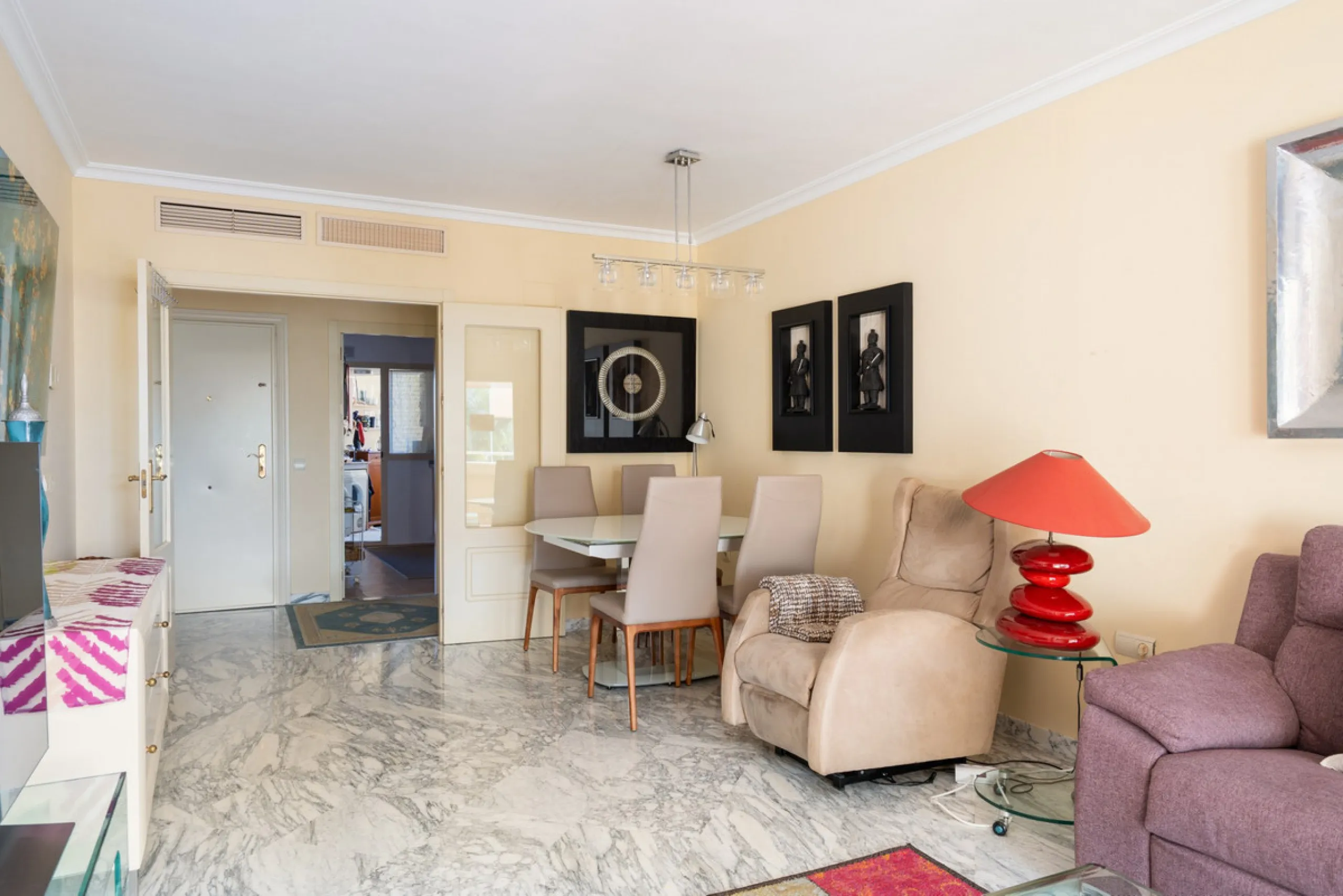 Apartment - Middle Floor Apartment в продаже в Mijas, Málaga. В доме 2 спален и 2 ванных комнат. Площадь дома 137 м²