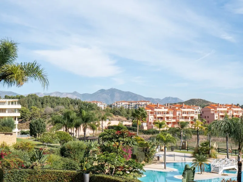 Apartment - Middle Floor Apartment в продаже в Mijas, Málaga. В доме 2 спален и 2 ванных комнат. Площадь дома 137 м²