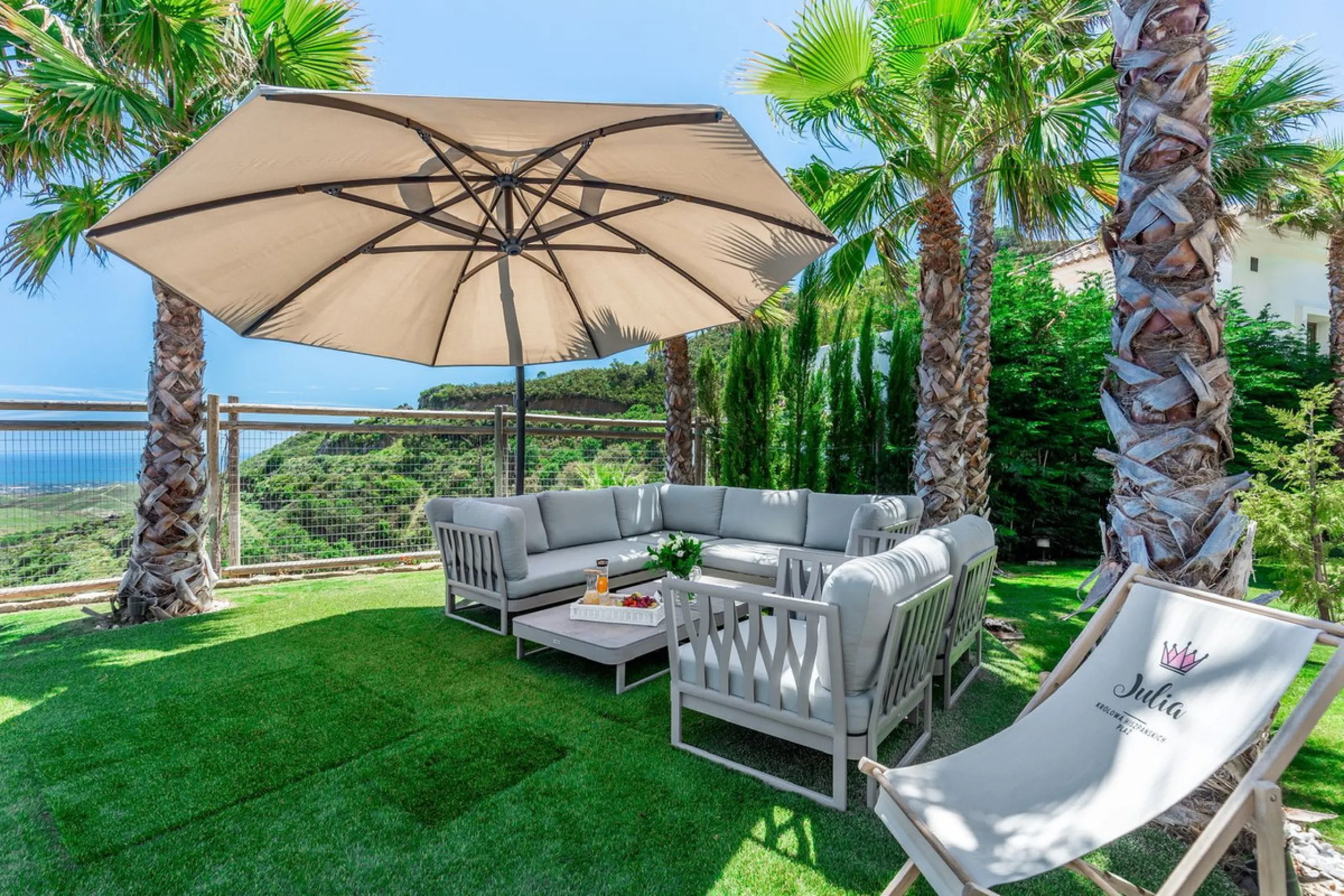 Stunning Villa with Sea & Mountain Views in Benahavís Hills & Country Club – Private Pool &