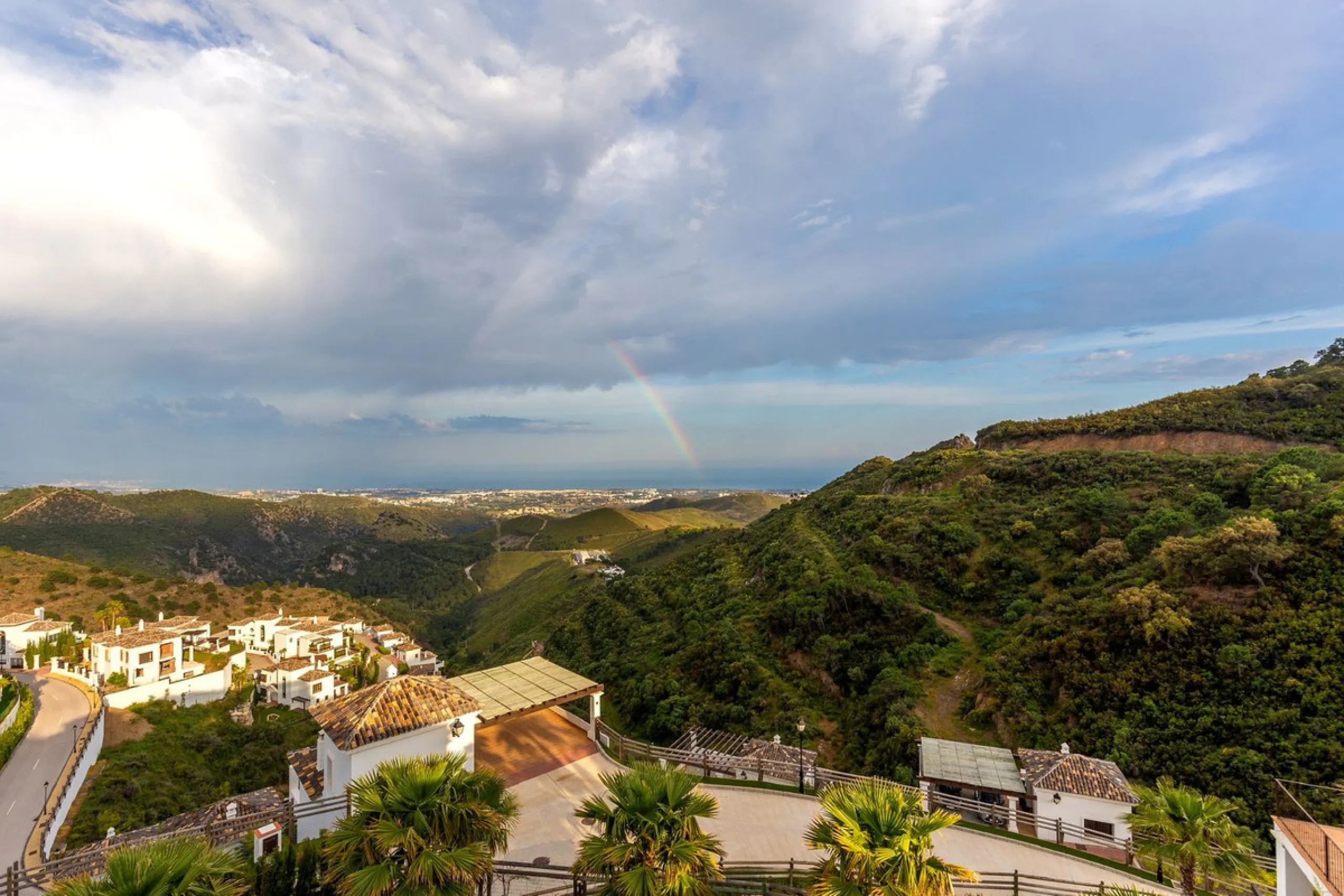 Stunning Villa with Sea & Mountain Views in Benahavís Hills & Country Club – Private Pool &