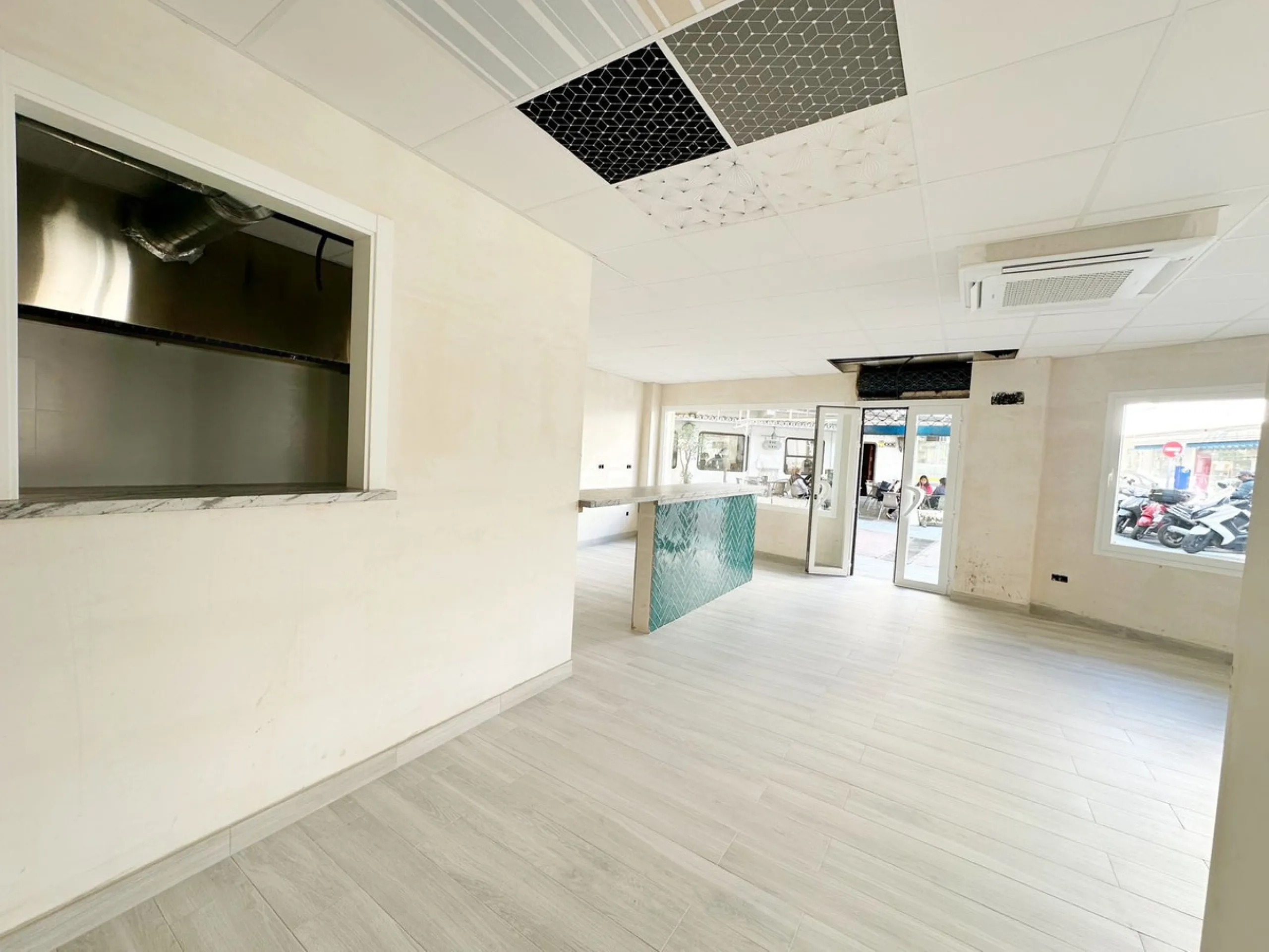 Commercial - Bar в продаже в Marbella, Málaga. Площадь дома 173 м²