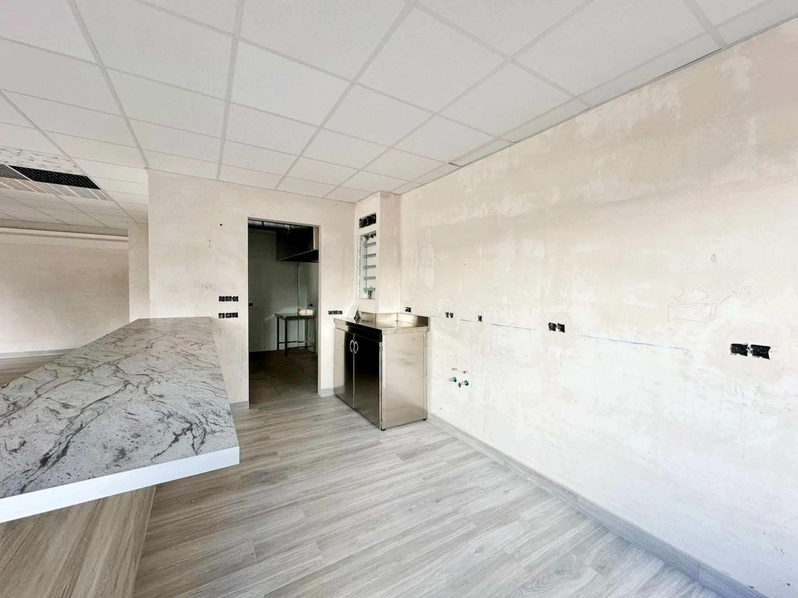Commercial - Bar в продаже в Marbella, Málaga. Площадь дома 173 м²