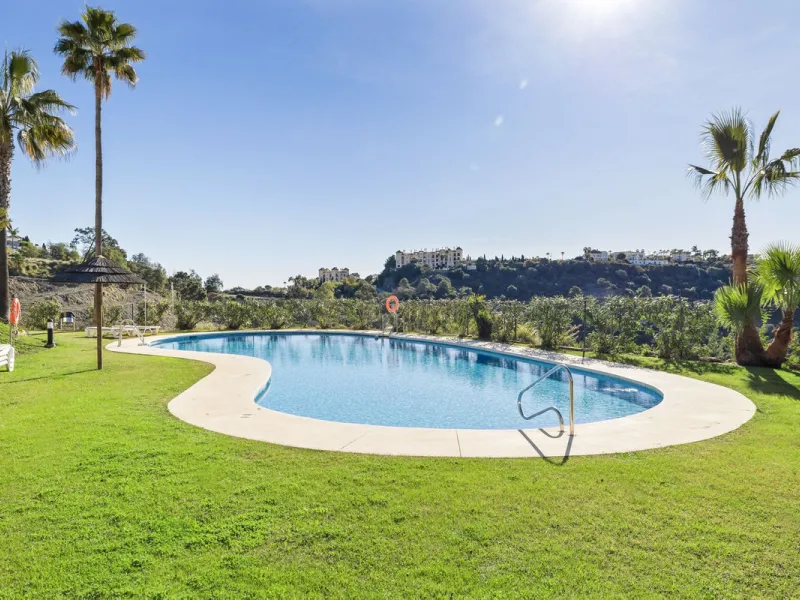 **Spectacular and exceptionally spacious 3-bedroom apartment in one of the most sought-after developments in the Benahavis area.**