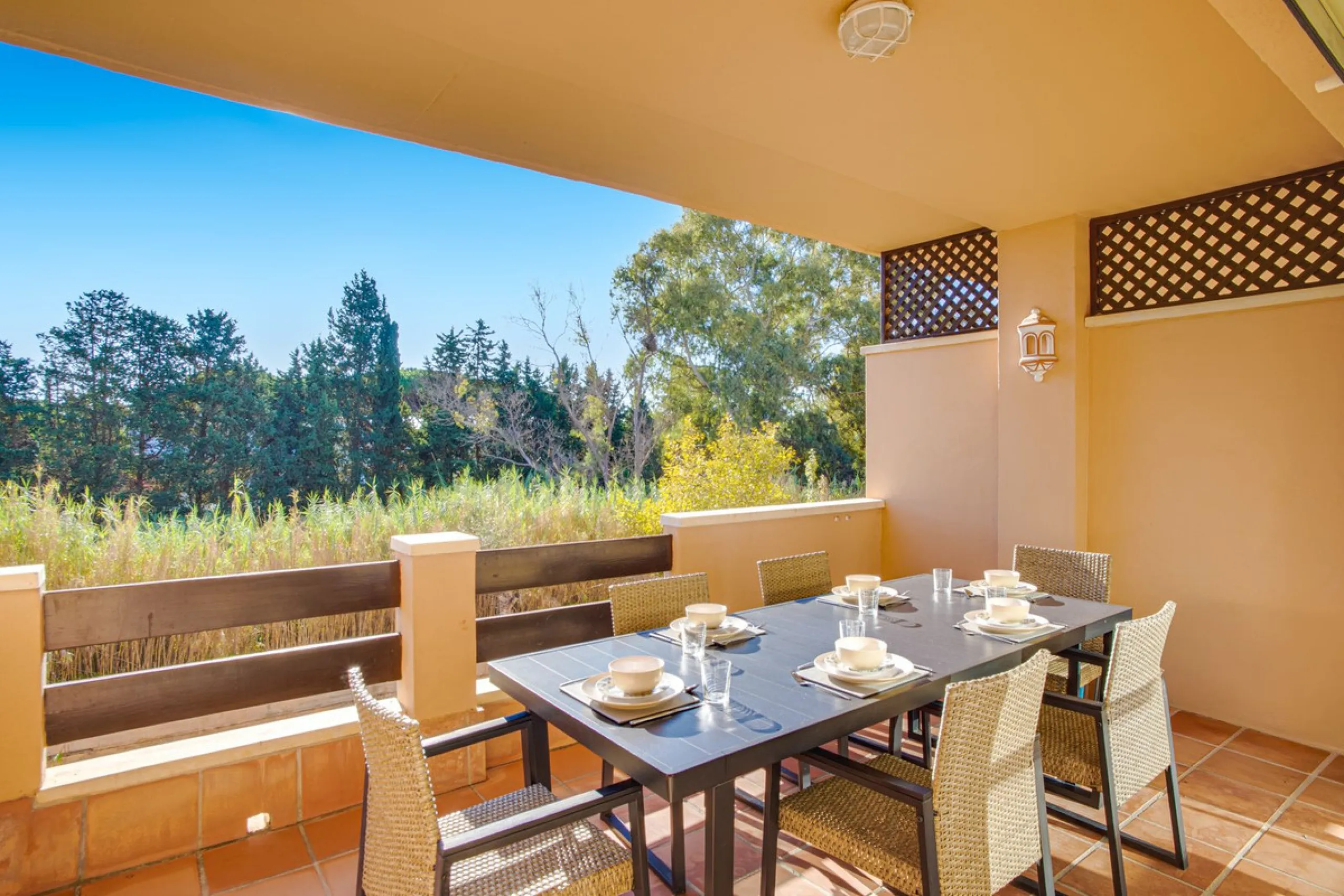A bright and spacious 3-bedroom, 2-bathroom apartment located beachside in the highly sought-after area of Carib Playa, Marbesa, Marbella. TOURIST LICENCE IN PLACE.
